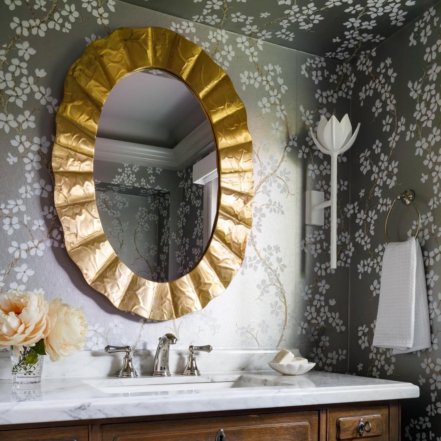 Quina Wall Lamp Flower - Neutralighting