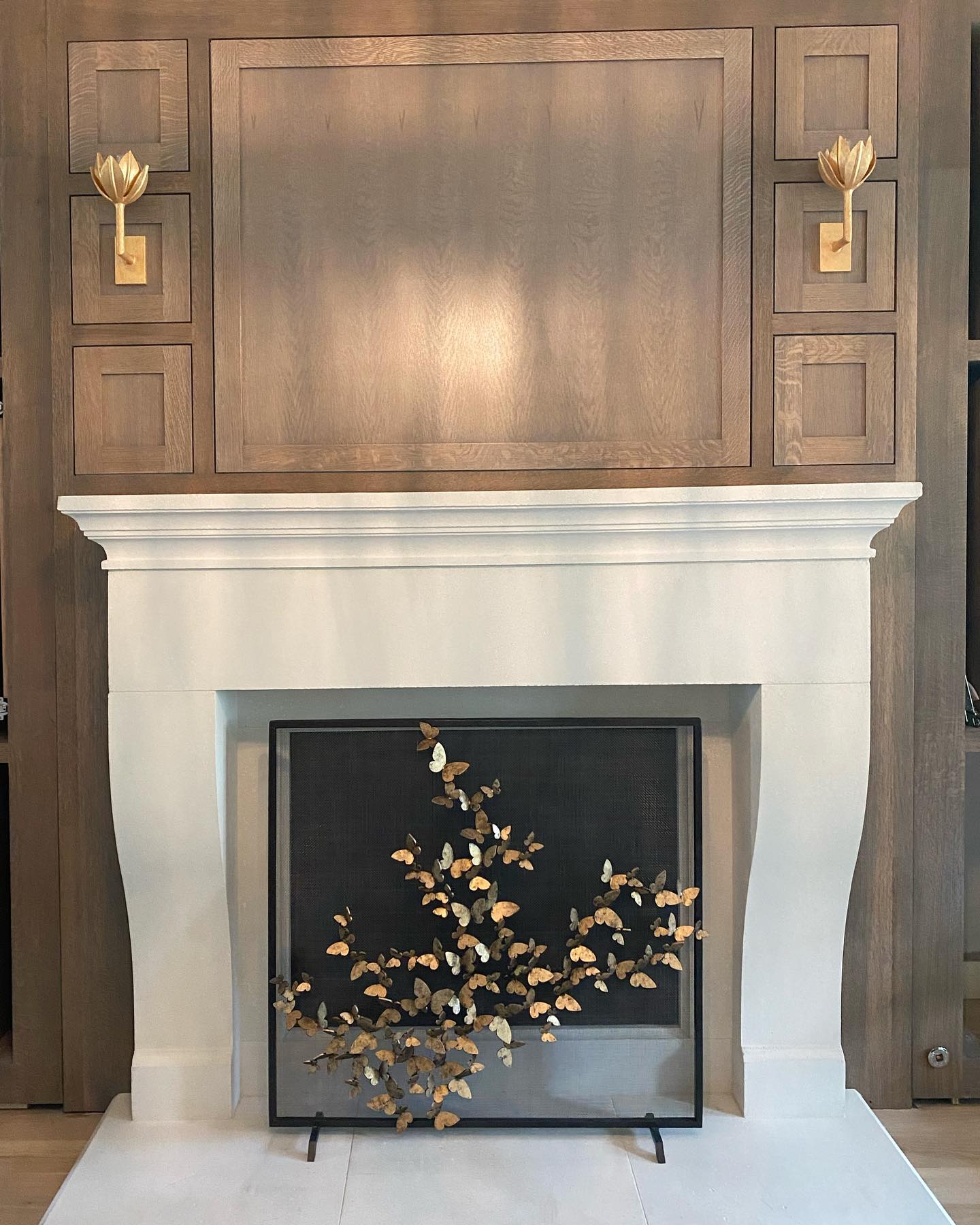 Clira Brass Lotus Bloom Wall Lamp-Neutral Decor