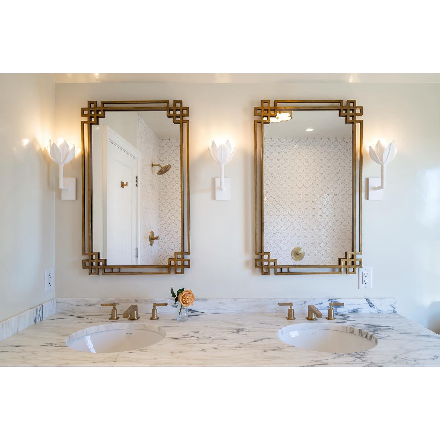 Clira Brass Lotus Bloom Wall Lamp-Neutral Decor