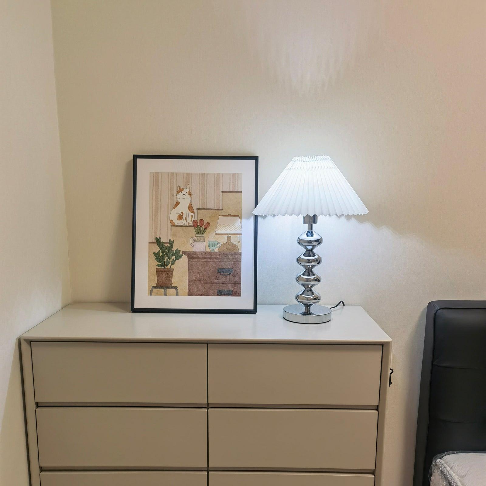 Cyris Retro Pleated Table Lamp-Neutral Decor