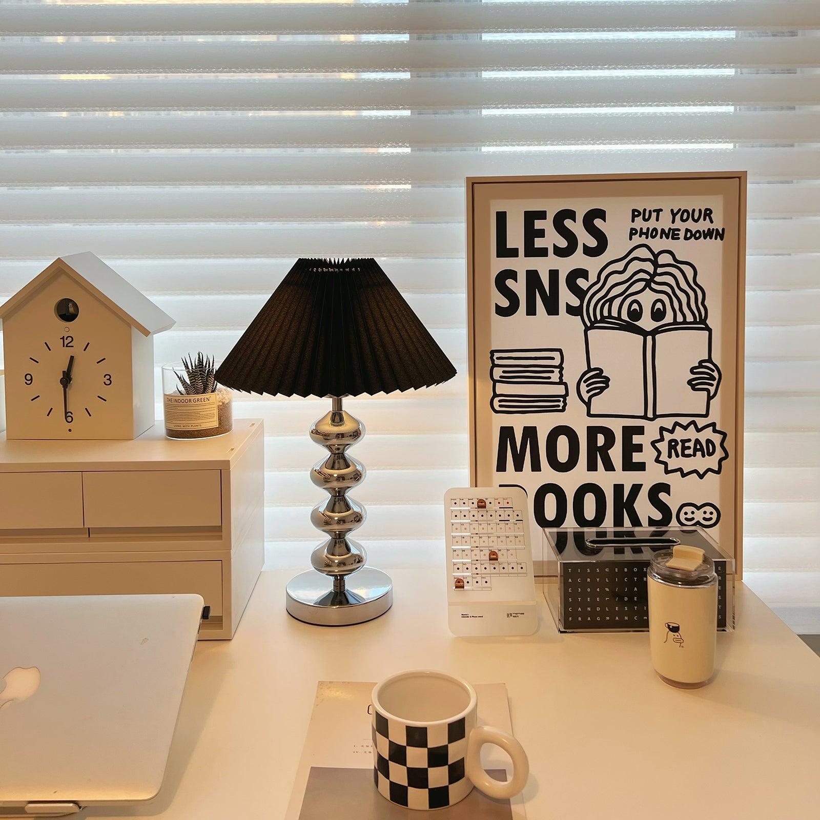 Cyris Retro Pleated Table Lamp-Neutral Decor