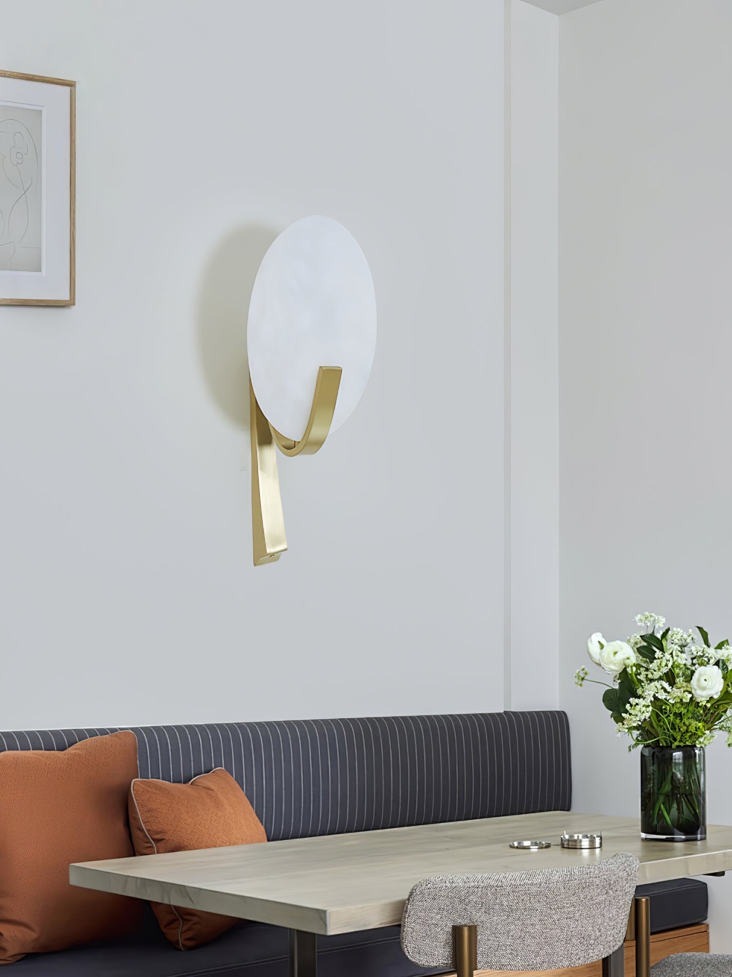 Avey Minimalist Alabaster Wall Lamp-Neutral Decor