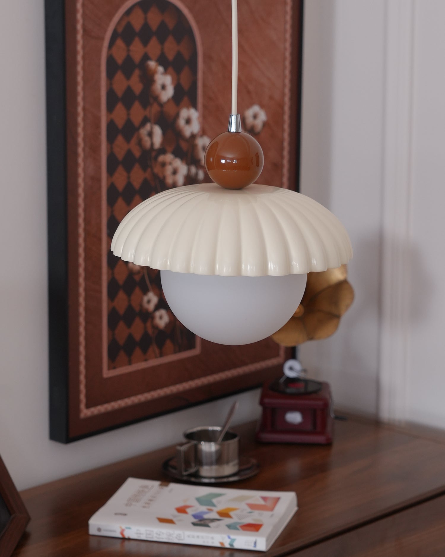 Alien Retro Charm Pendant Light
