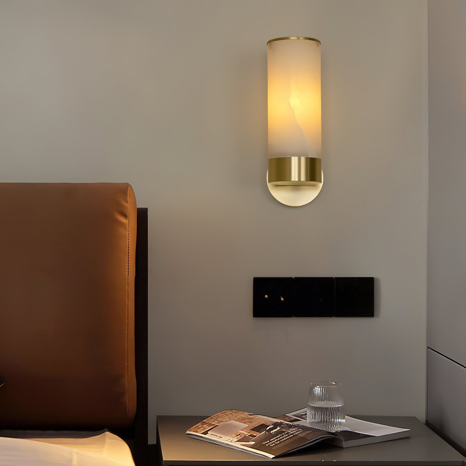 Diagram showing the dimensions of the taller Alistair Wall Sconce.
