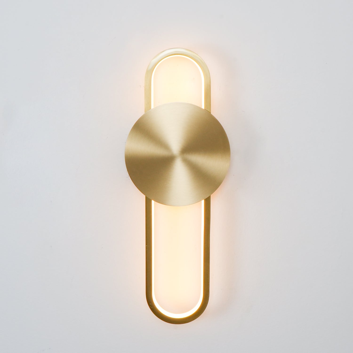 Tevelo Modern Minimalist Brass Wall Lamp-Neutral Decor