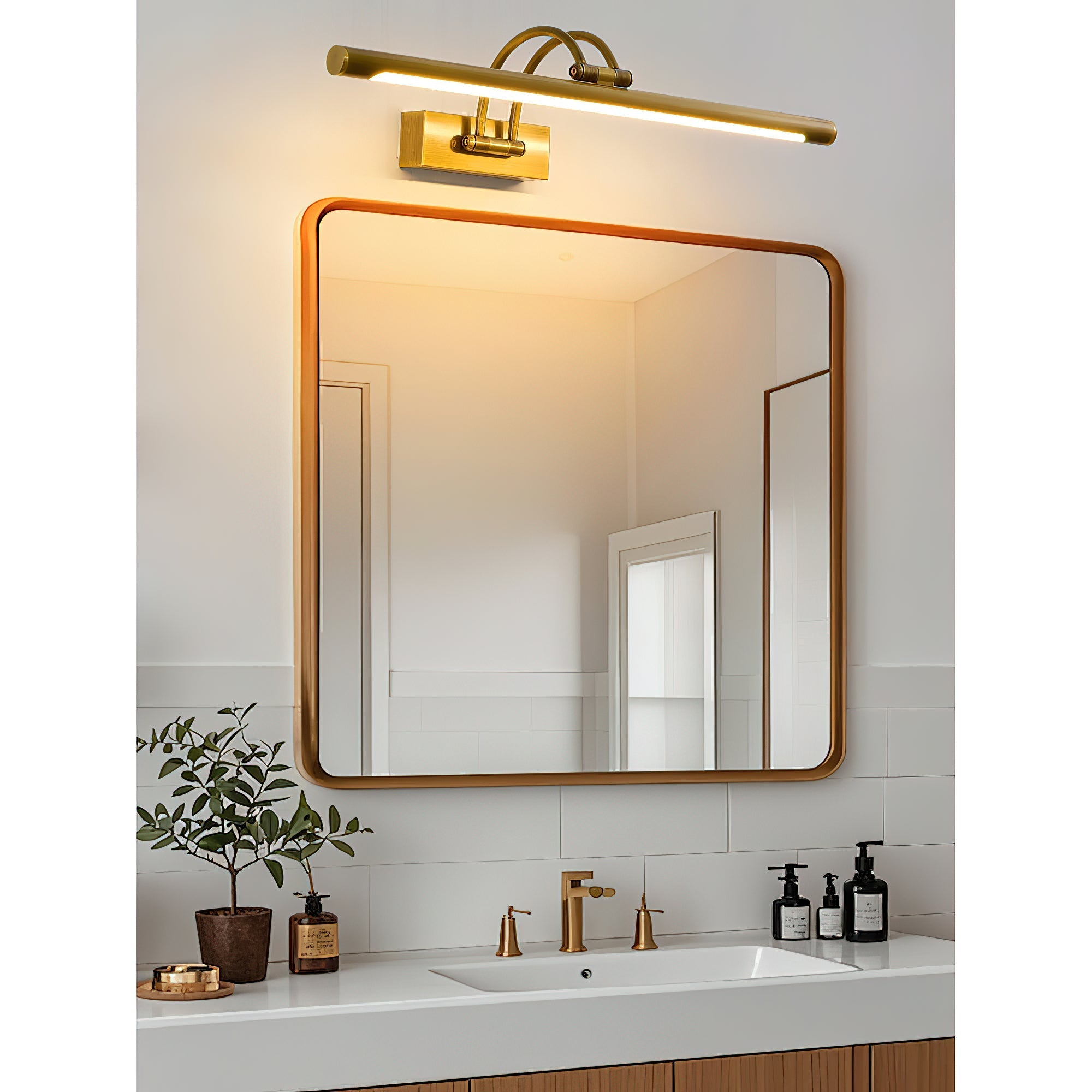 Three-color variable light demonstrated on the Alton lamp.