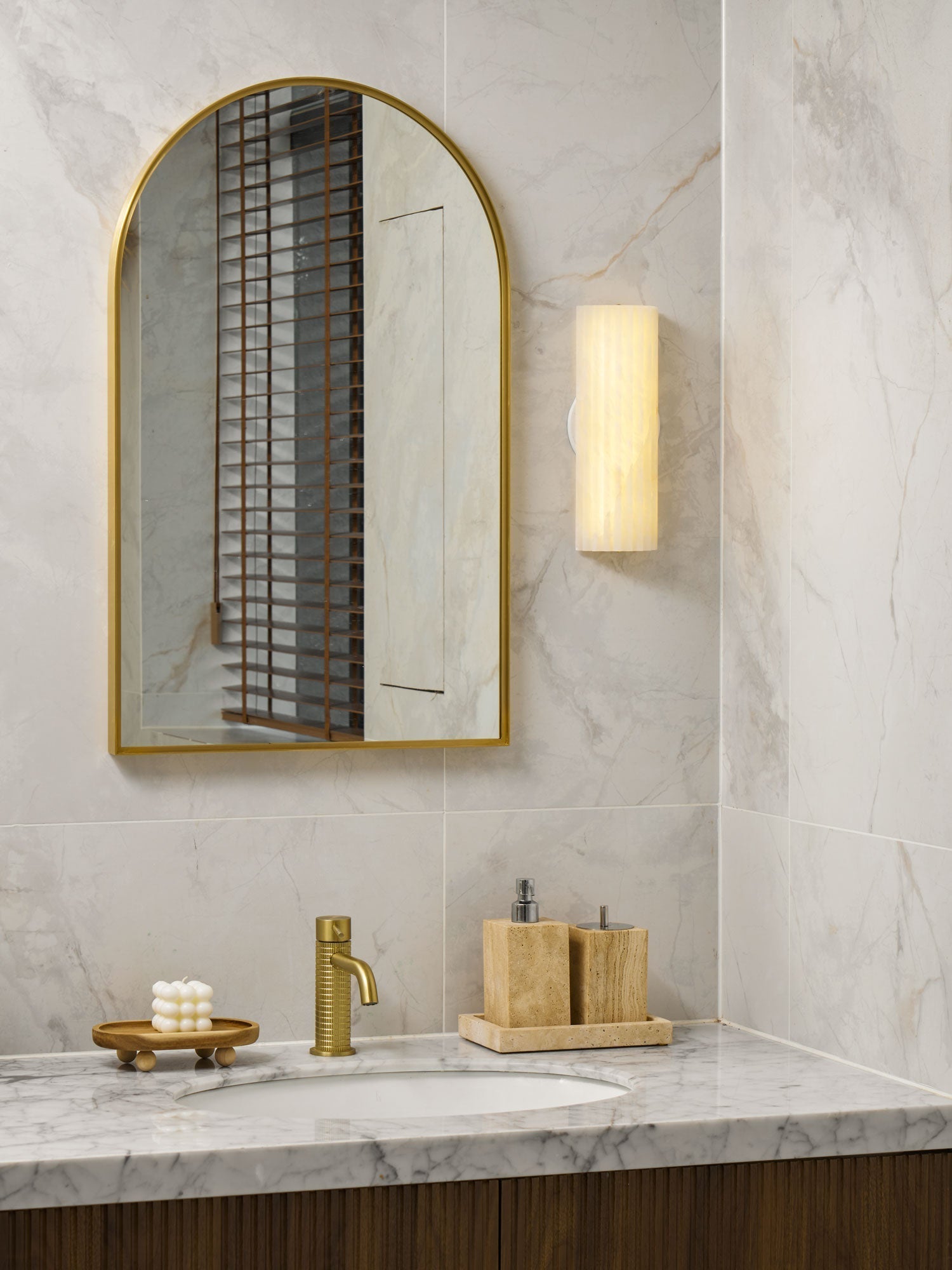 Orvian Wall Lamp Alabaster Minimalist-Neutral Decor