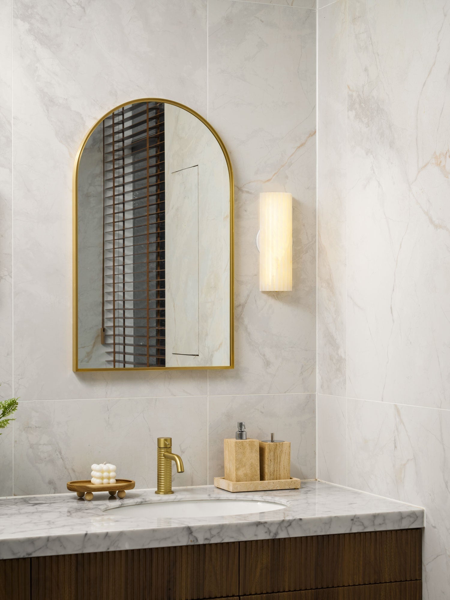 Orvian Wall Lamp Alabaster Minimalist-Neutral Decor