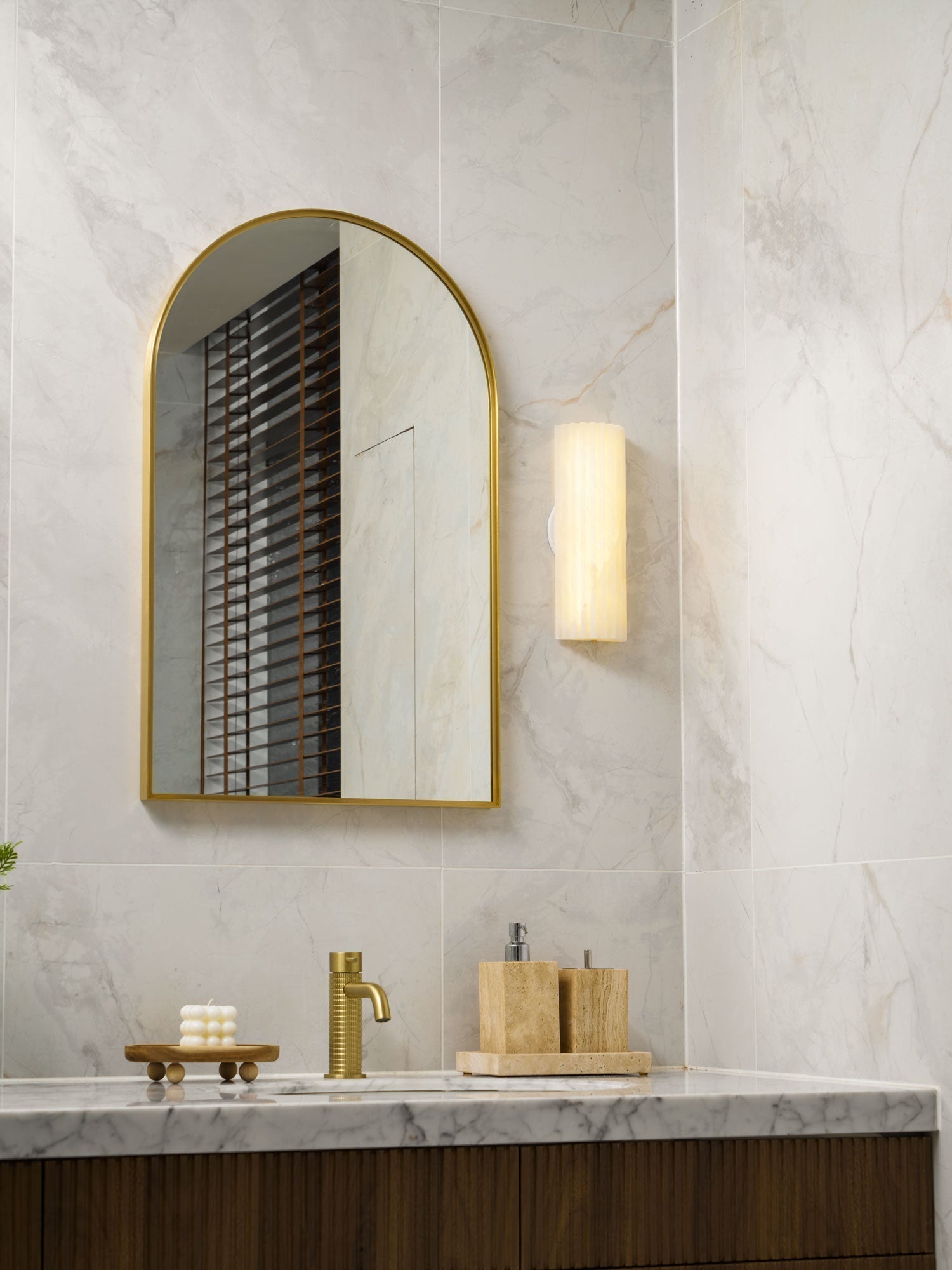 Orvian Wall Lamp Alabaster Minimalist-Neutral Decor