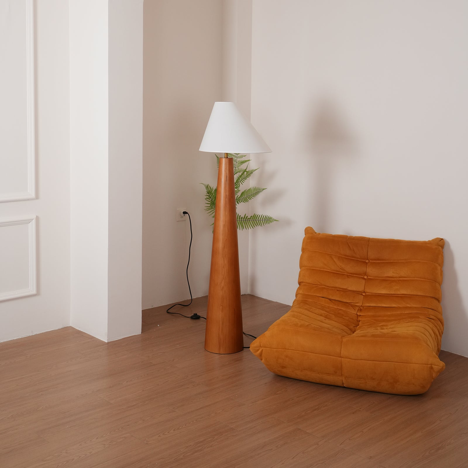 Pinnacle Minimalist Wood Floor Lamp-Neutral Decor