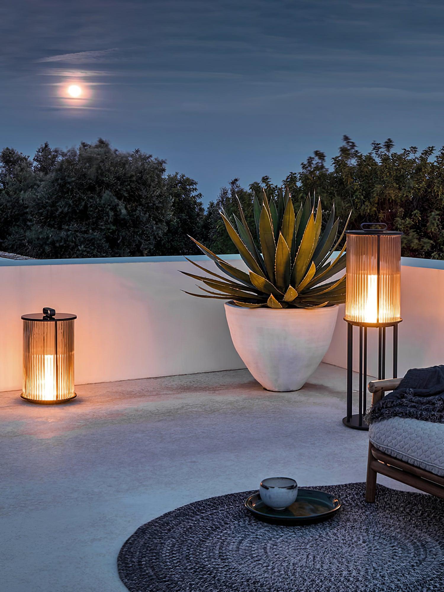 Niri Steel Acrylic Minimalist Floor Lamp-Neutral Decor