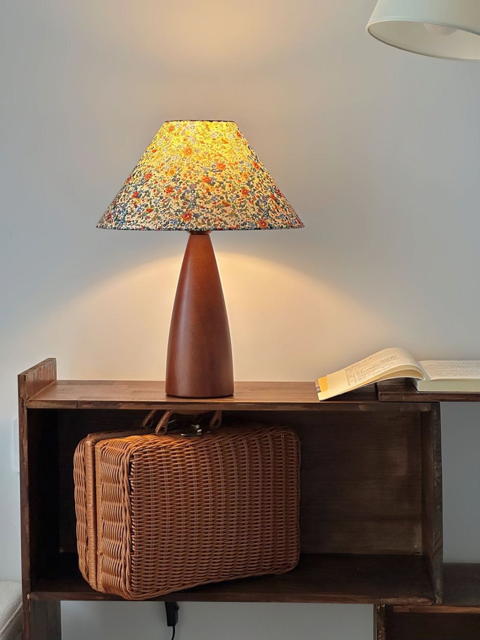 Ber Vintage Wood Table Lamp-Neutral Decor