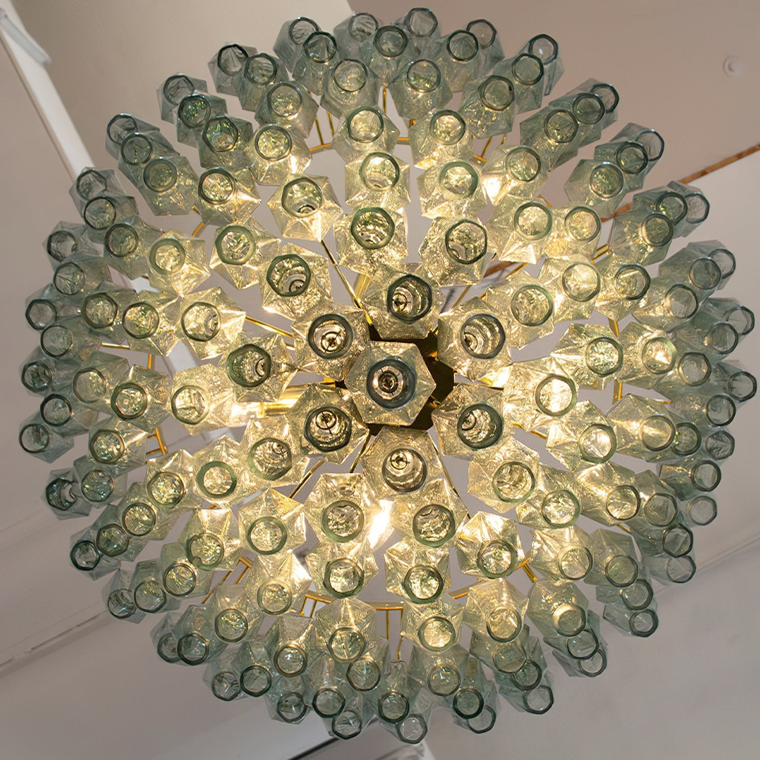 Side profile of the Ametista Glass Chandelier showing its sculptural silhouette.