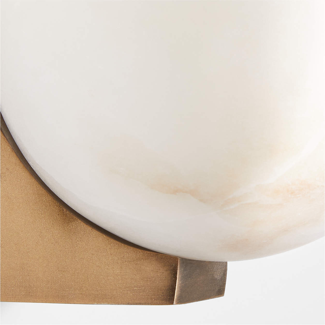 Dimensional view of the Ando Sconce with measurements.