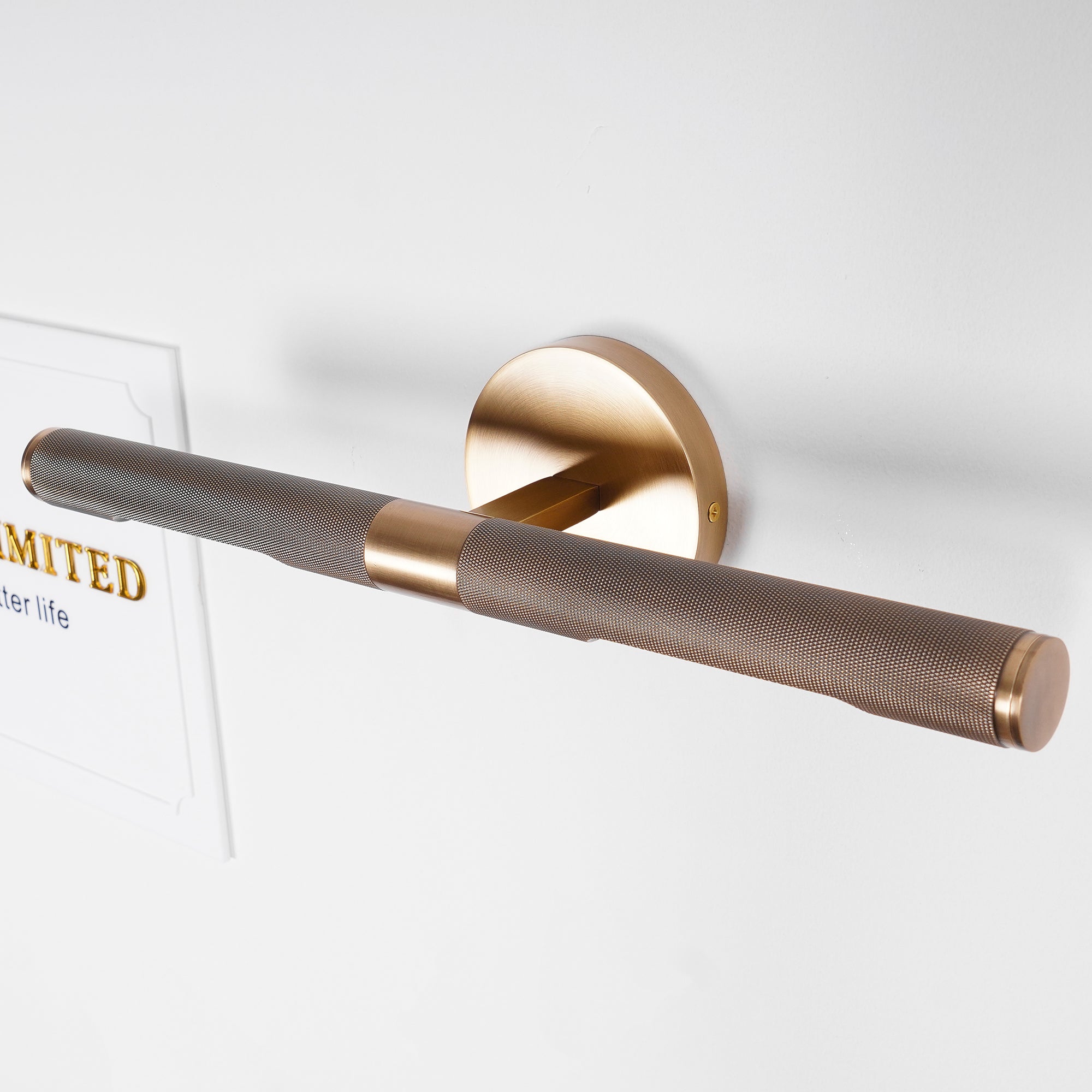 Solvain Modern Brass LED Wall Light