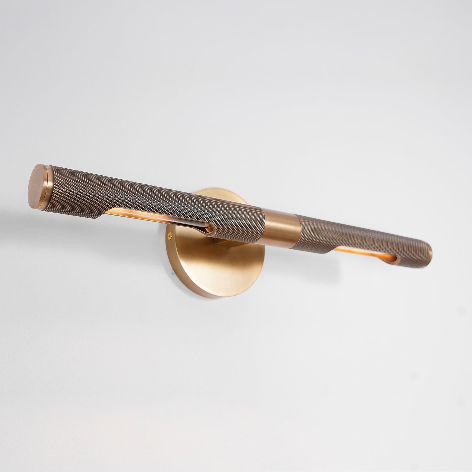 Solvain Modern Brass LED Wall Light