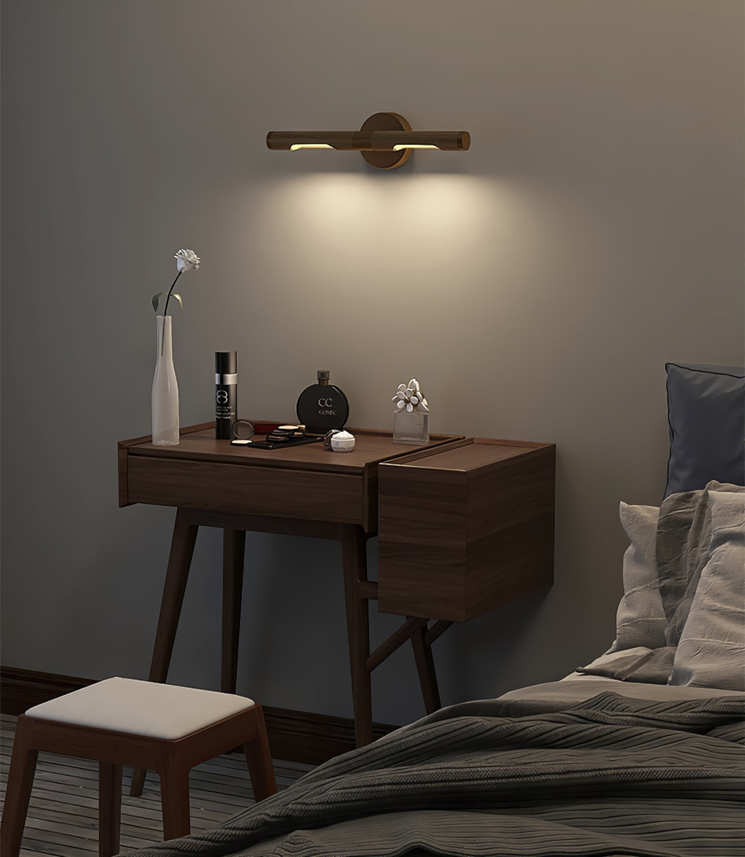 Solvain Modern Brass LED Wall Light