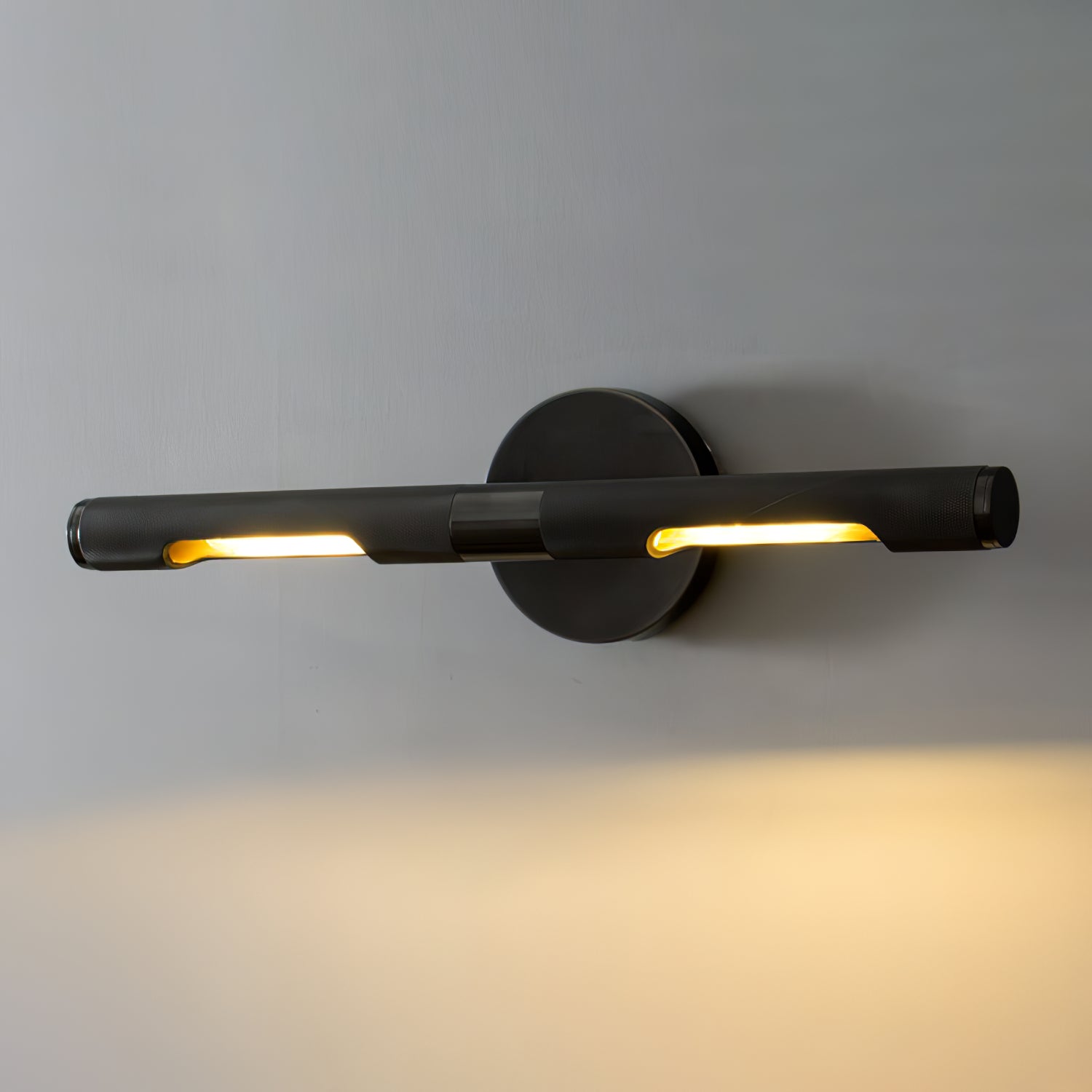 Solvain Modern Brass LED Wall Light