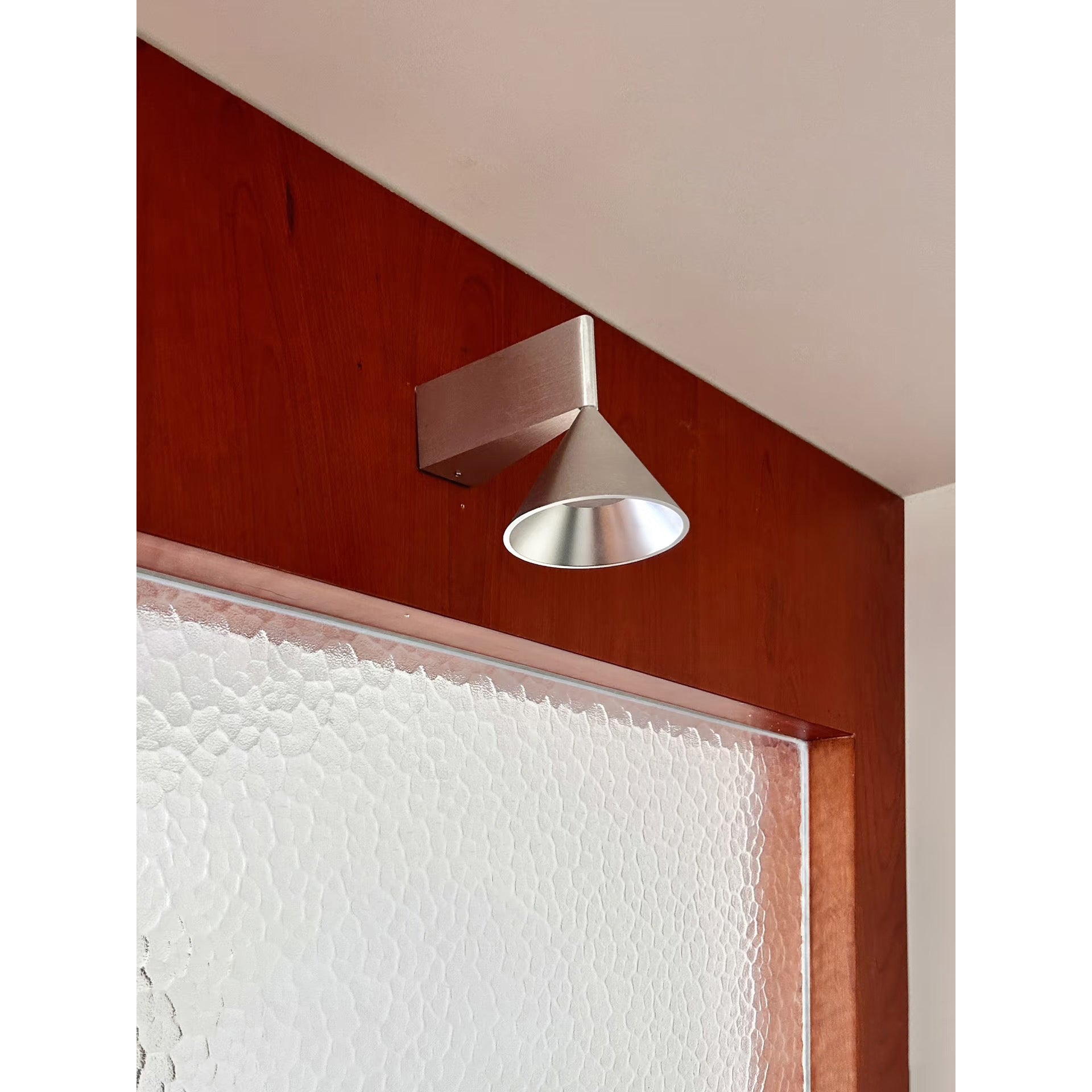 Detail shot of the integrated LED light source.