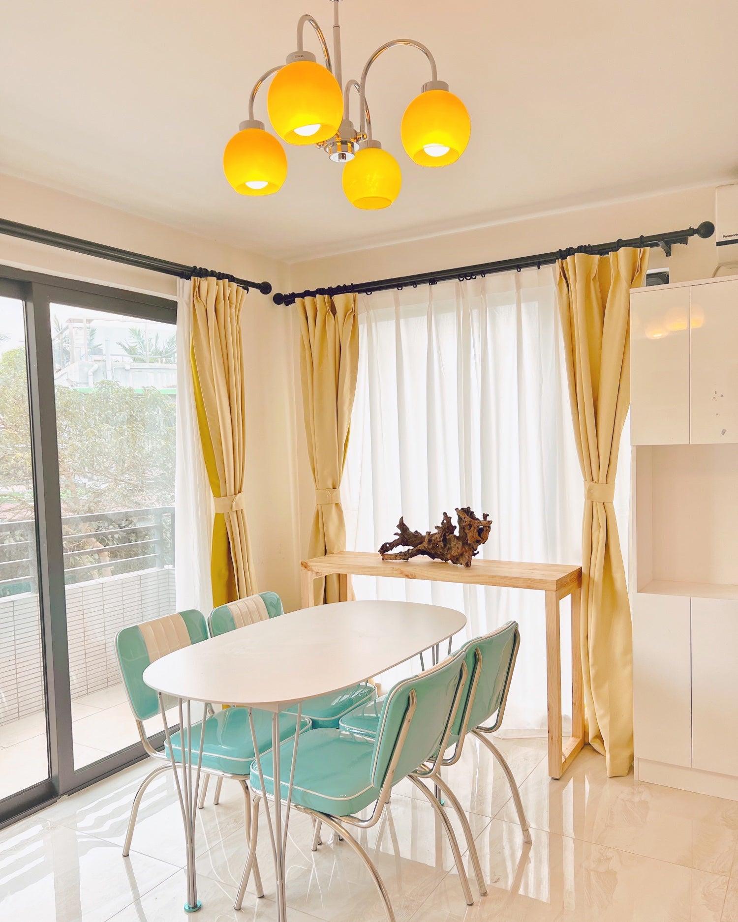 Lustra Chandelier Yellow Glass Globes-Neutral Decor