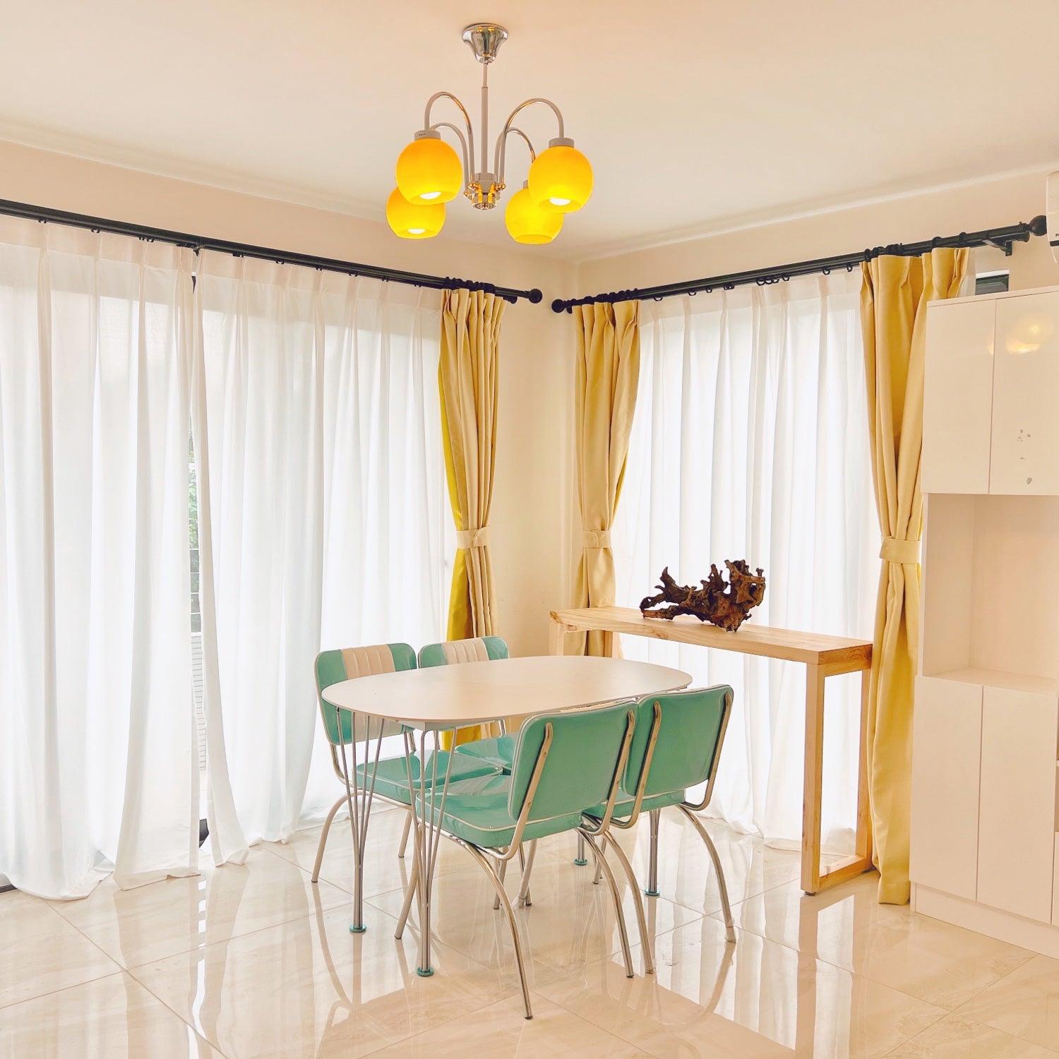Lustra Chandelier Yellow Glass Globes-Neutral Decor