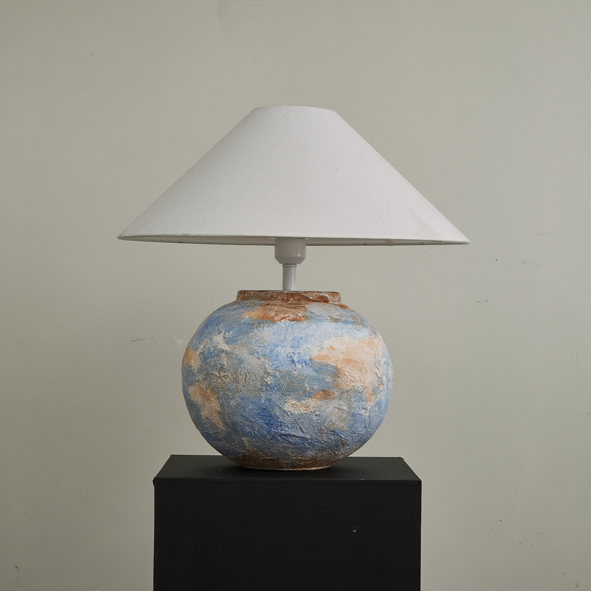 Lydia Modern Table Lamp-Neutral Decor