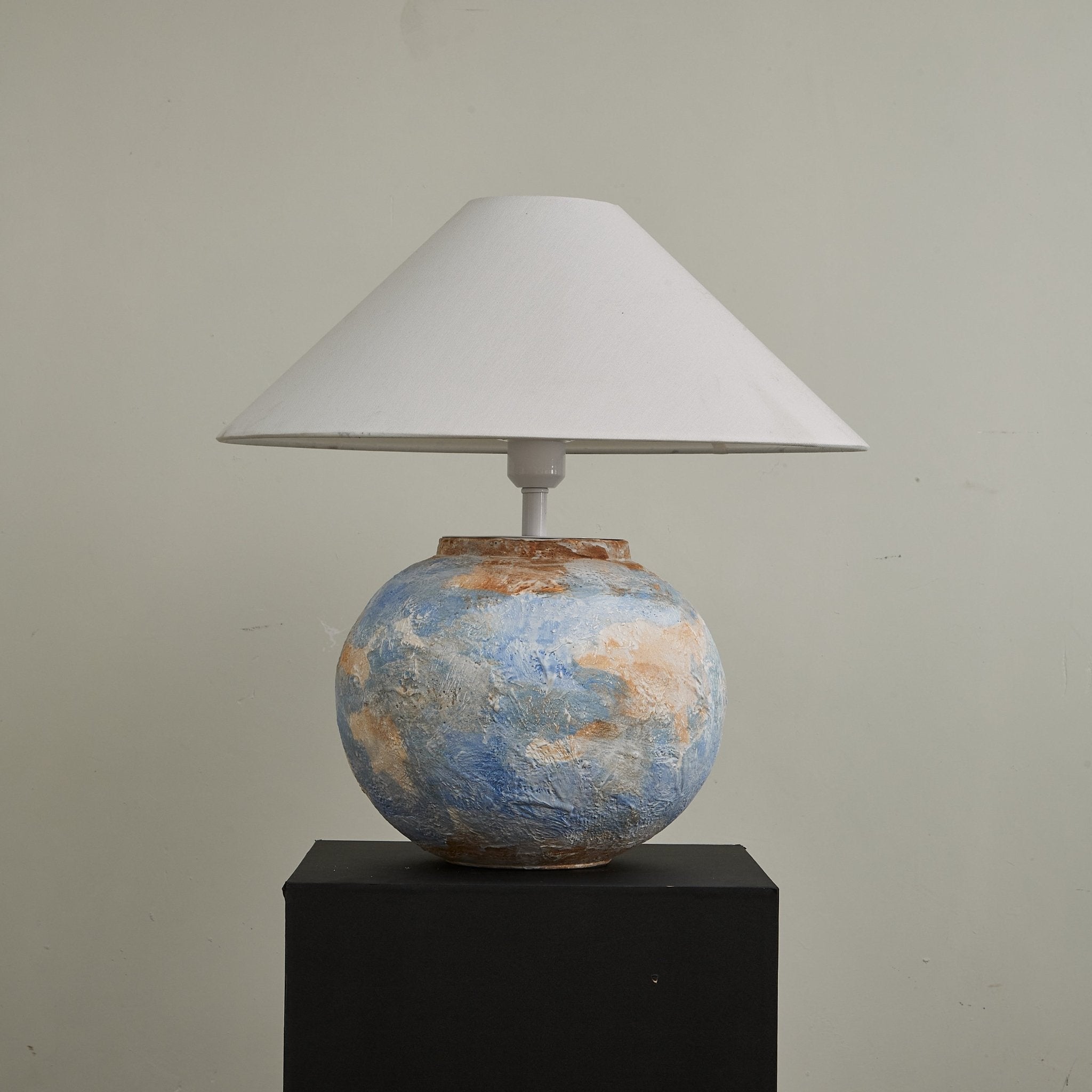 Lydia Modern Table Lamp-Neutral Decor