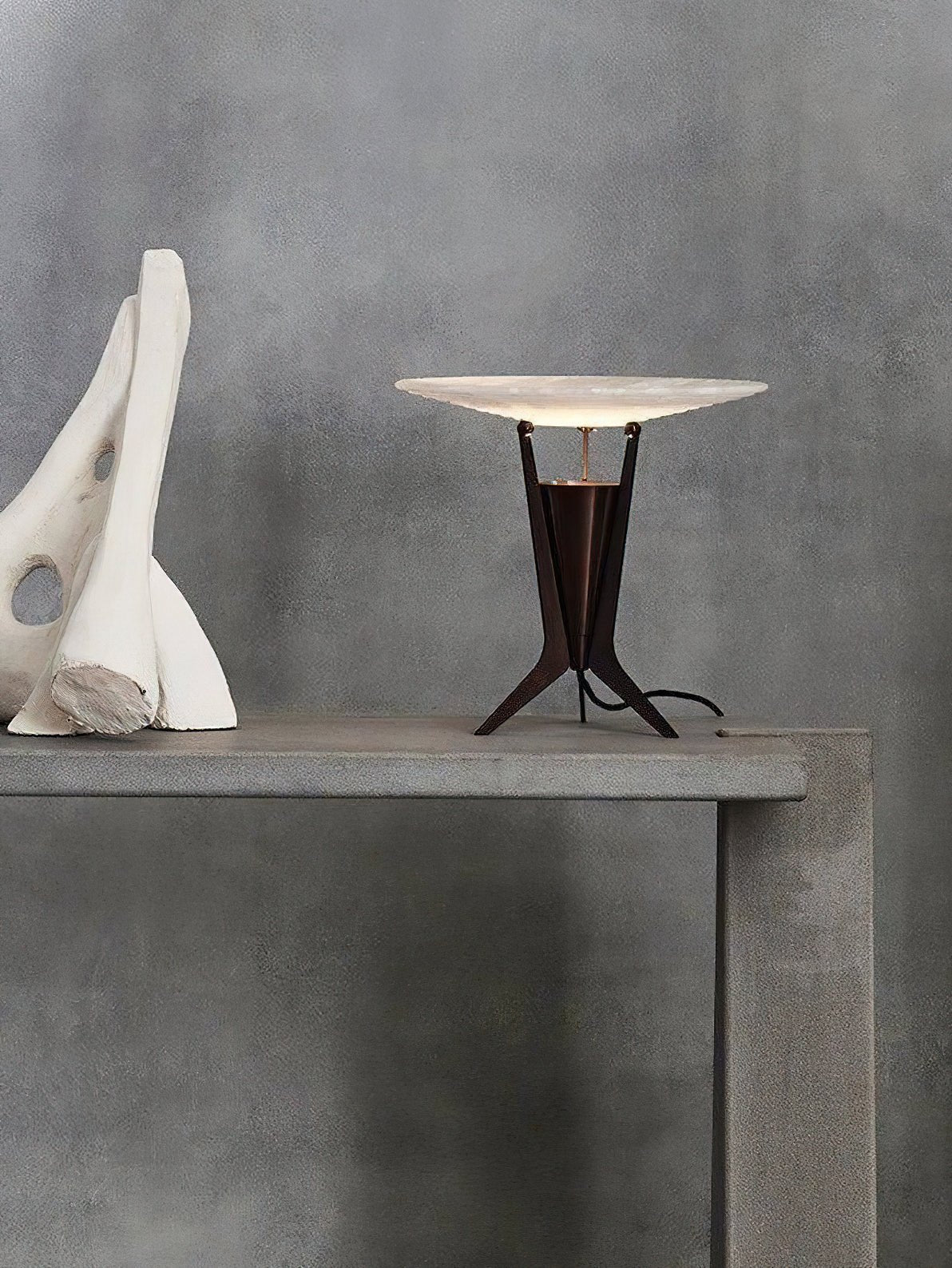 Eurtalus Alabaster Top Table Lamp-Neutral Decor