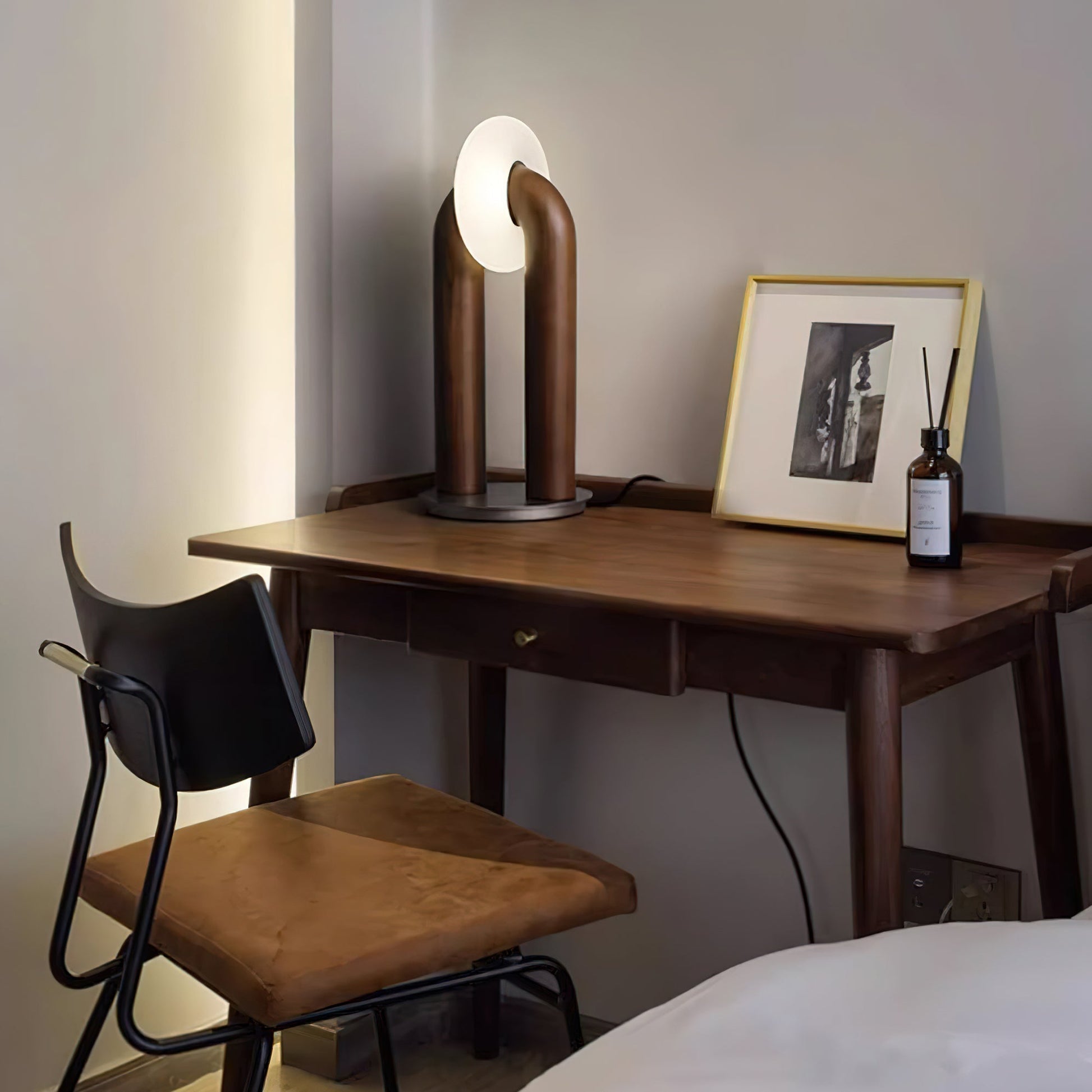 Raelix Wood Vintage Table Lamp-Neutral Decor