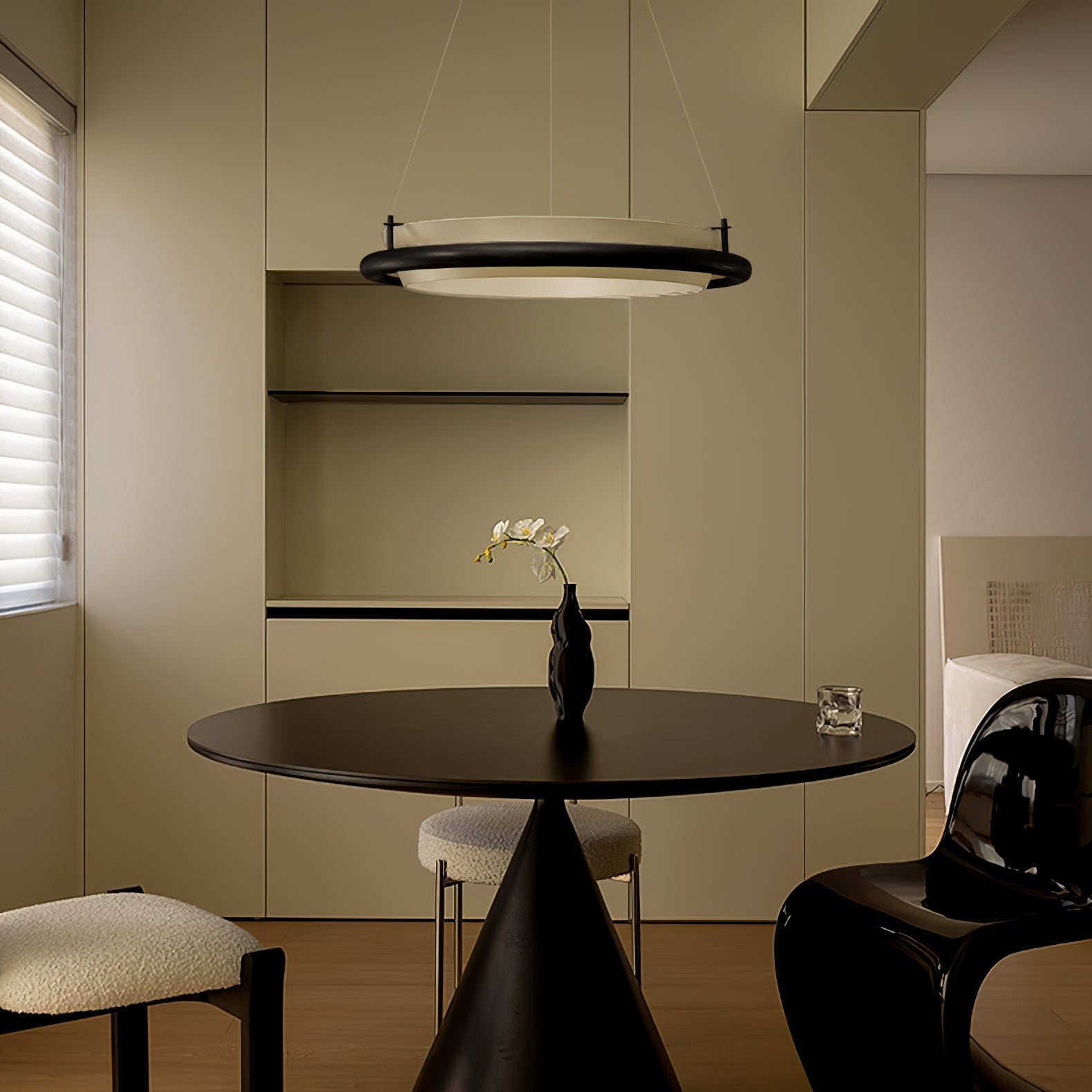 Olvelila Circular Pendant Light-Neutral Decor