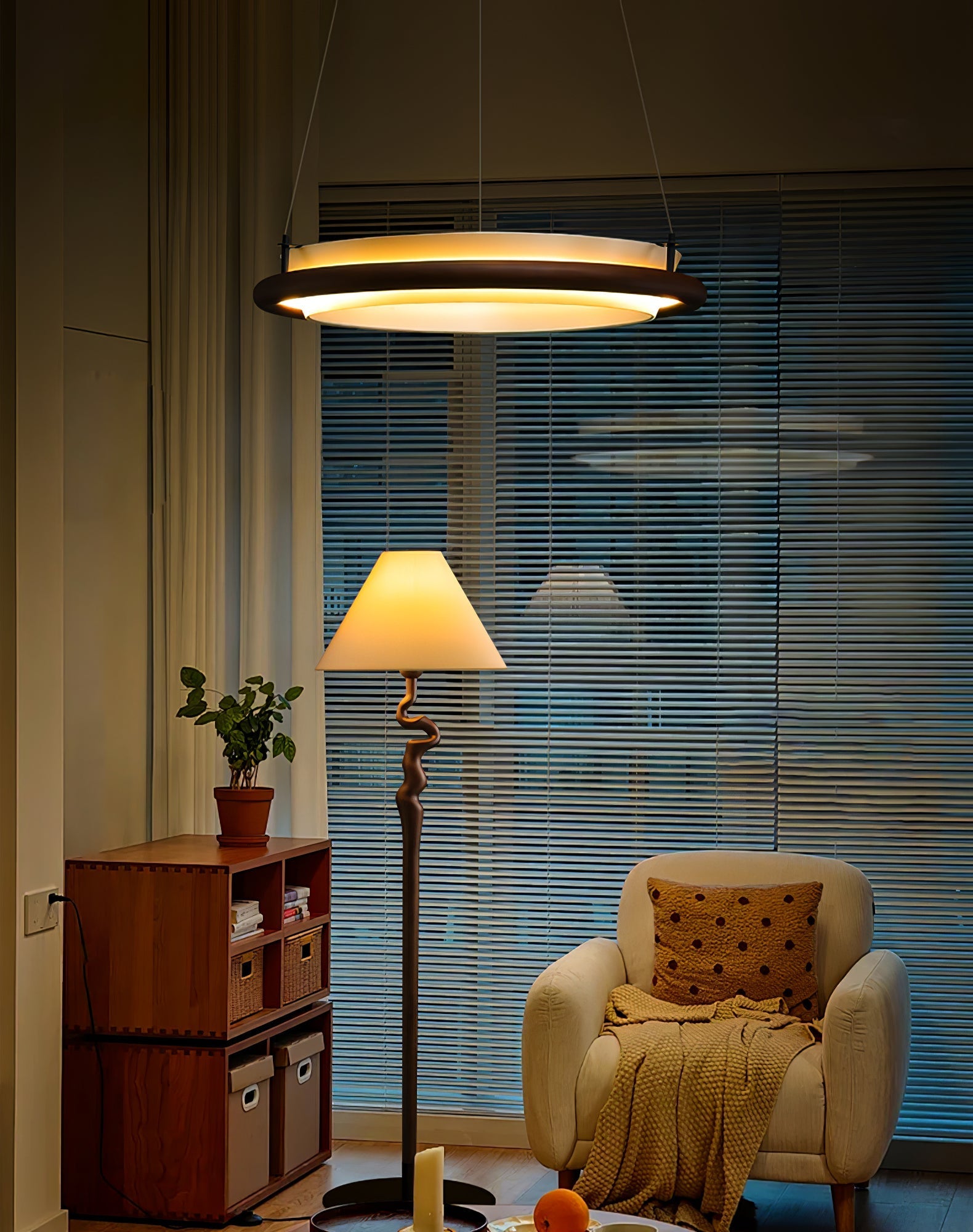 Olvelila Circular Pendant Light-Neutral Decor