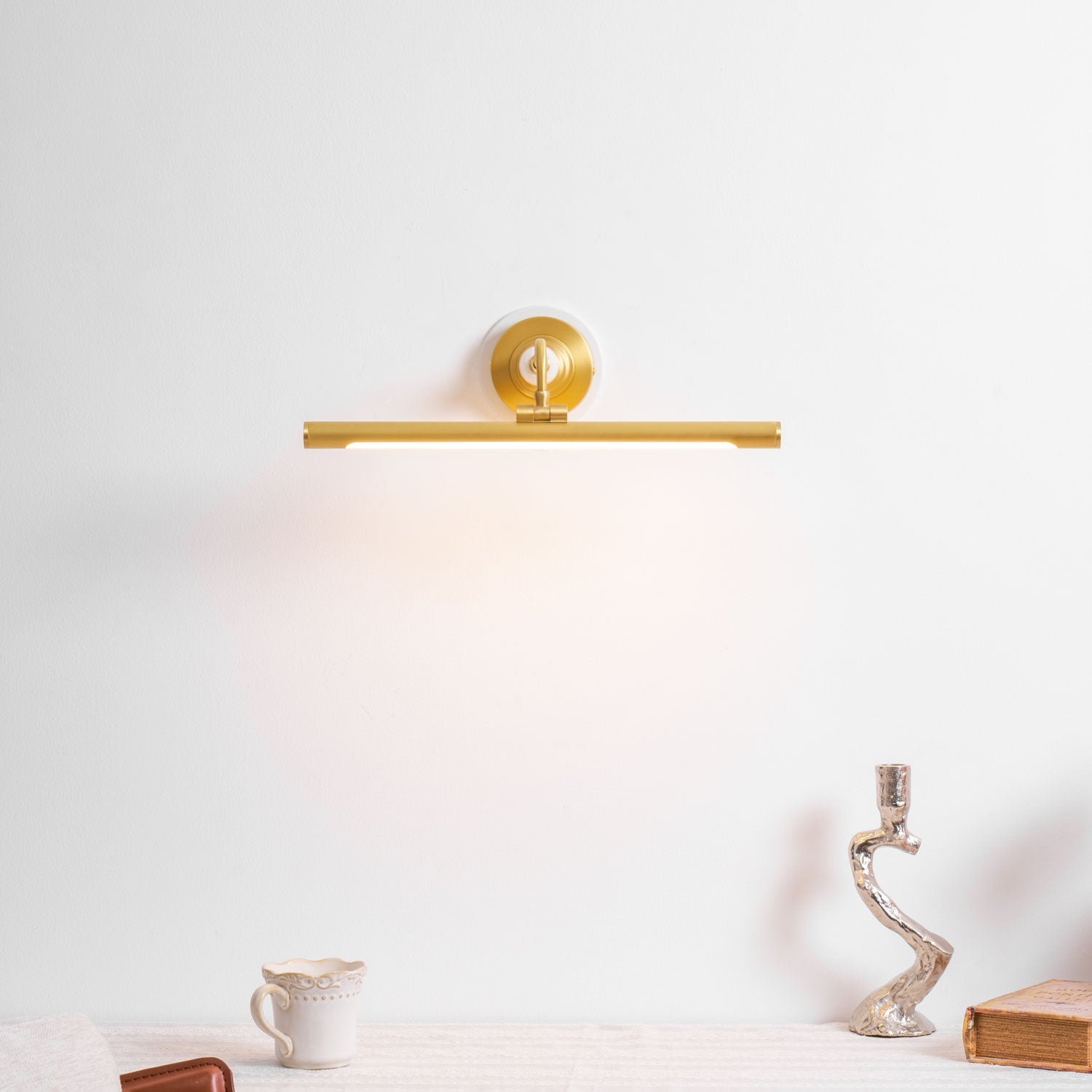 Liveno Elegance Art Linear Wall Light-Neutral Decor