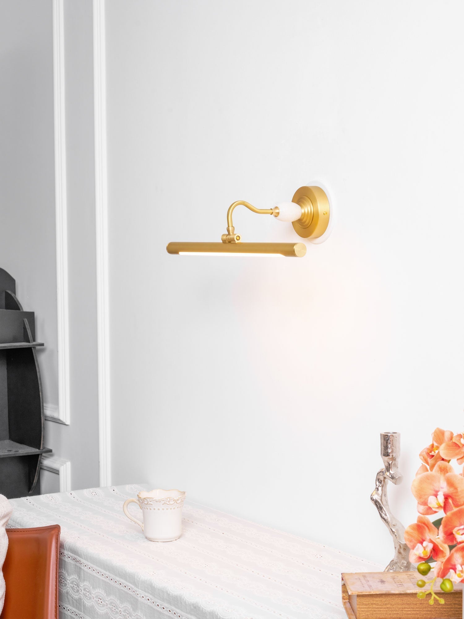 Liveno Elegance Art Linear Wall Light-Neutral Decor