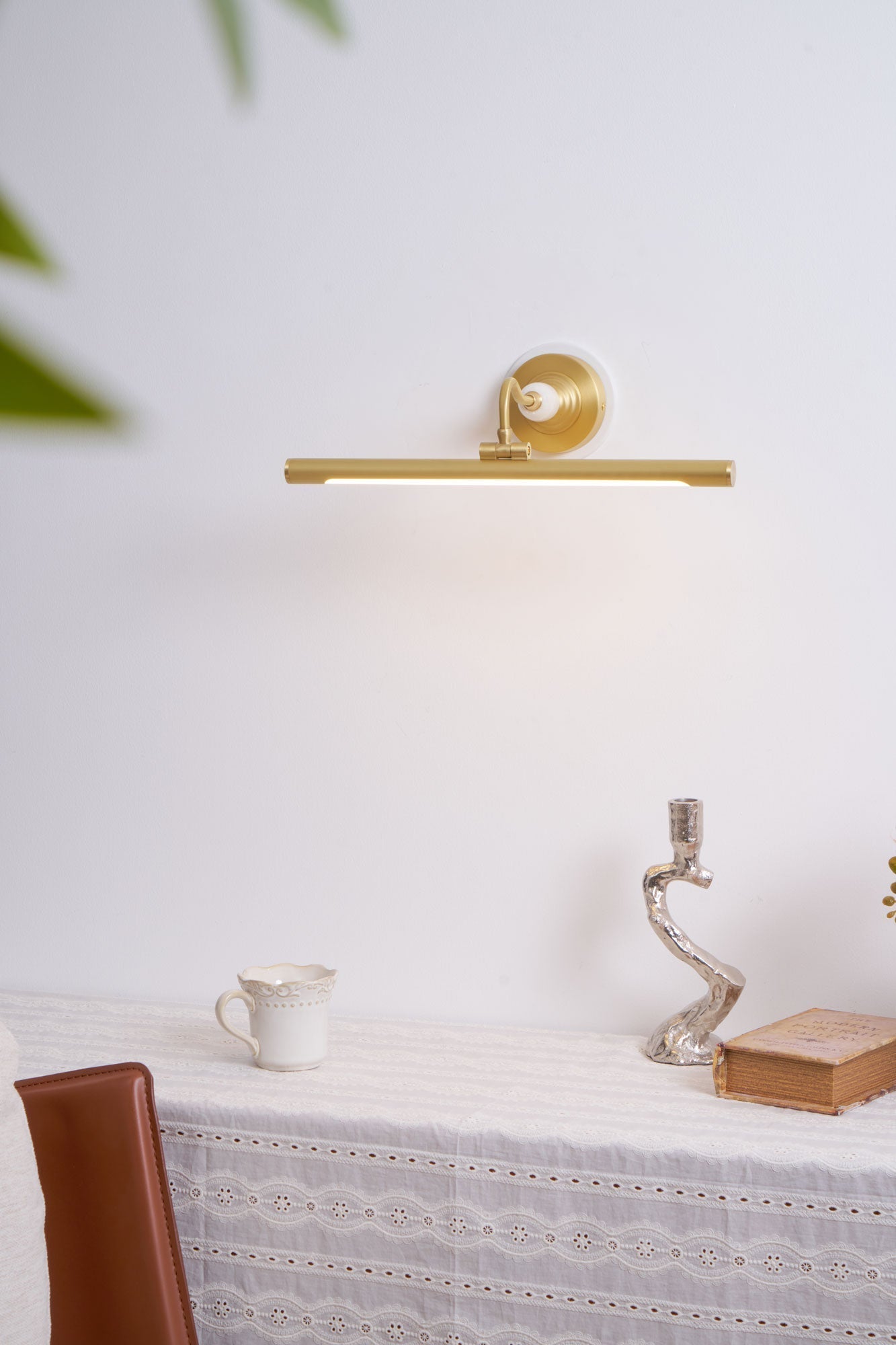 Liveno Elegance Art Linear Wall Light-Neutral Decor