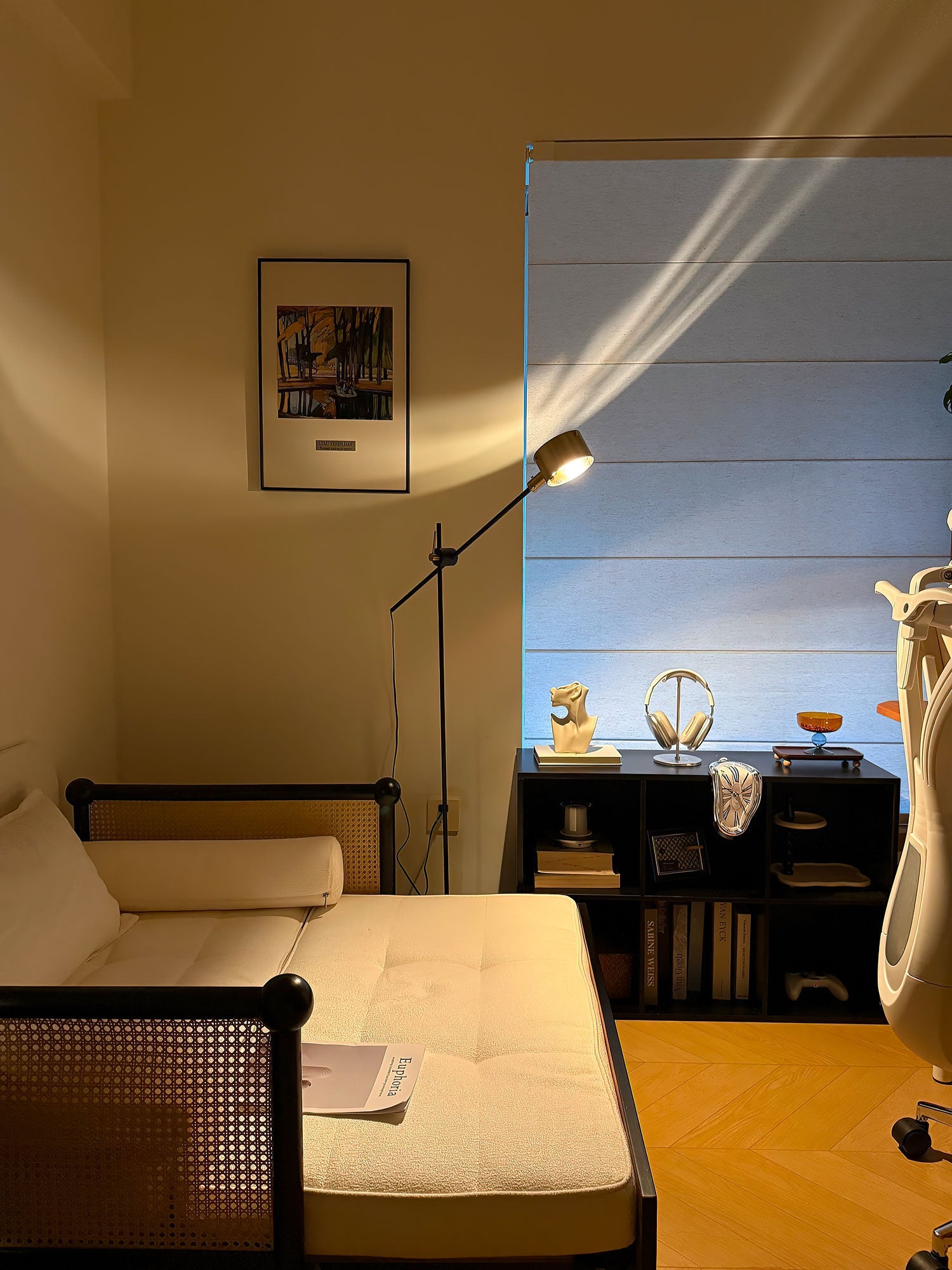 Arclen Adjustable Floor Lamp-Neutral Decor