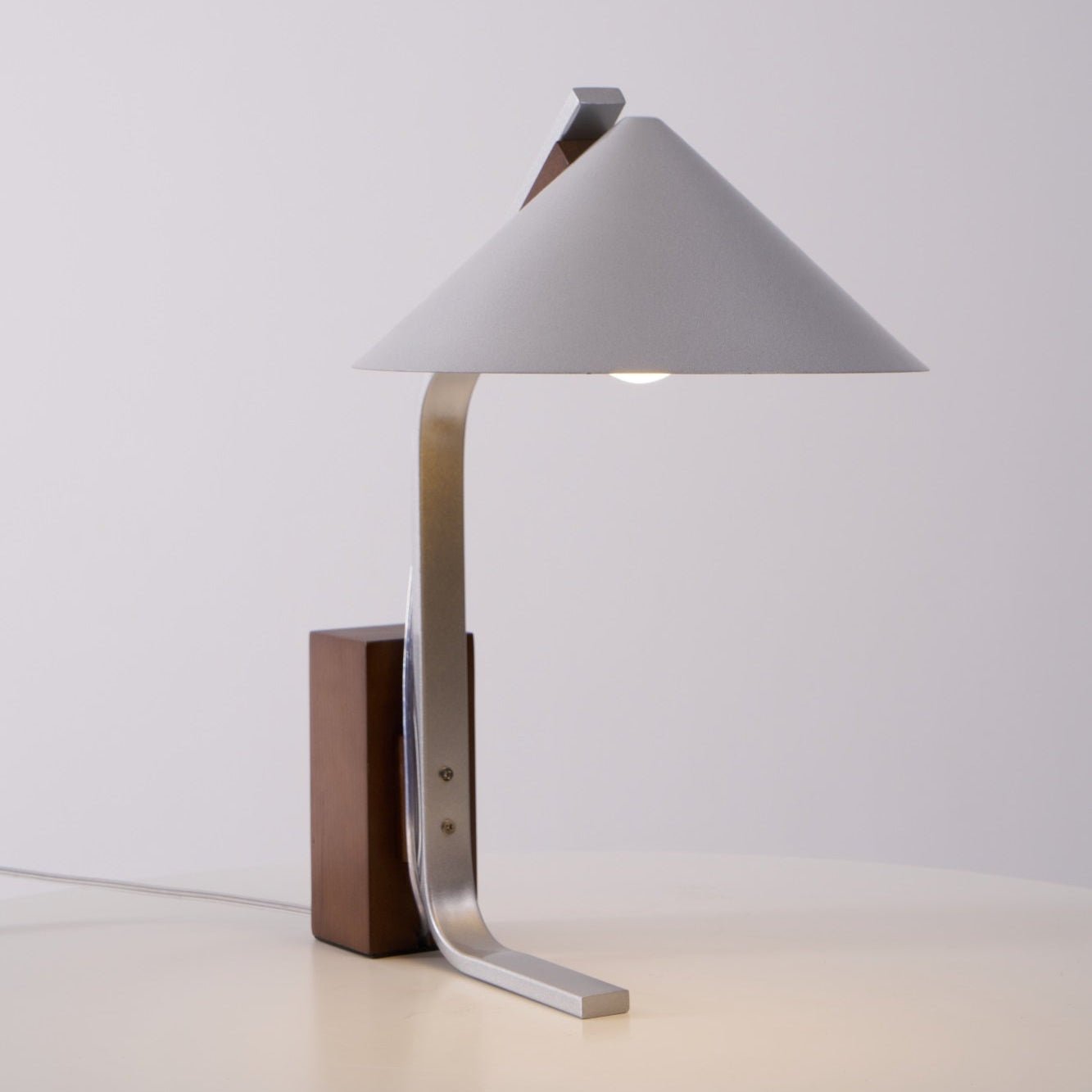 Ireld Modern Table Lamp-Neutral Decor