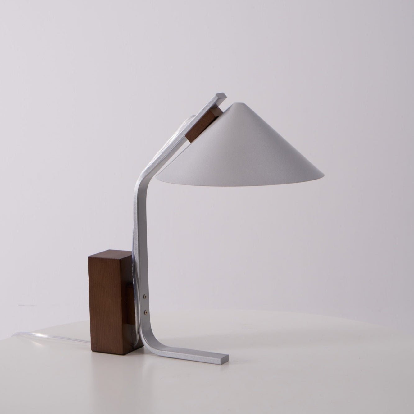 Ireld Modern Table Lamp-Neutral Decor