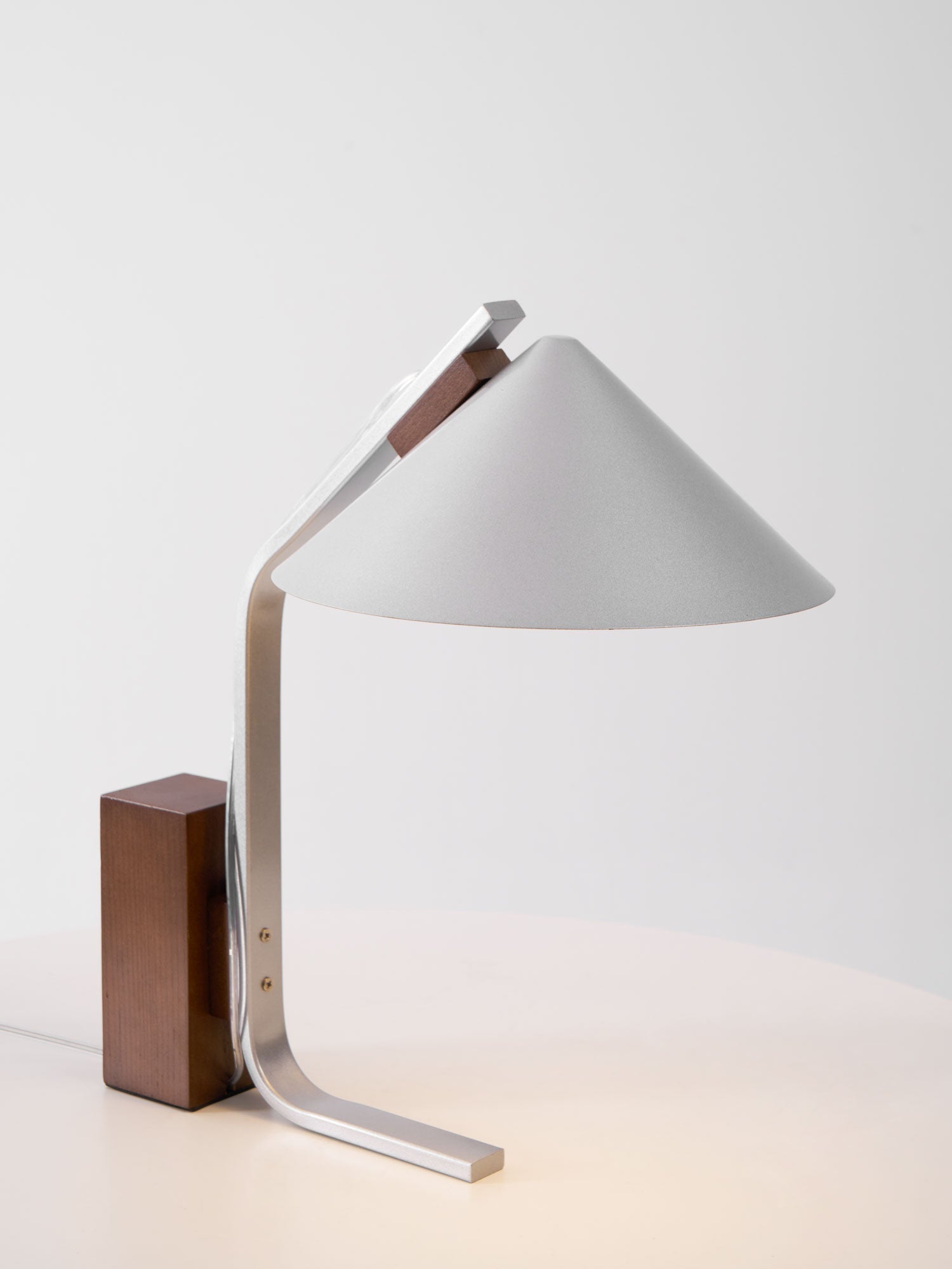 Ireld Modern Table Lamp-Neutral Decor