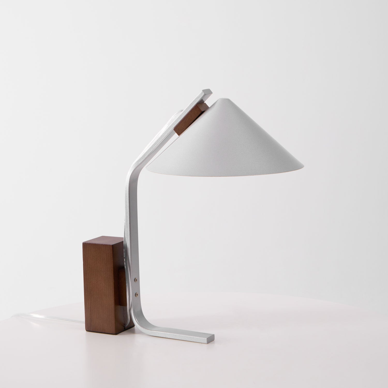 Ireld Modern Table Lamp-Neutral Decor