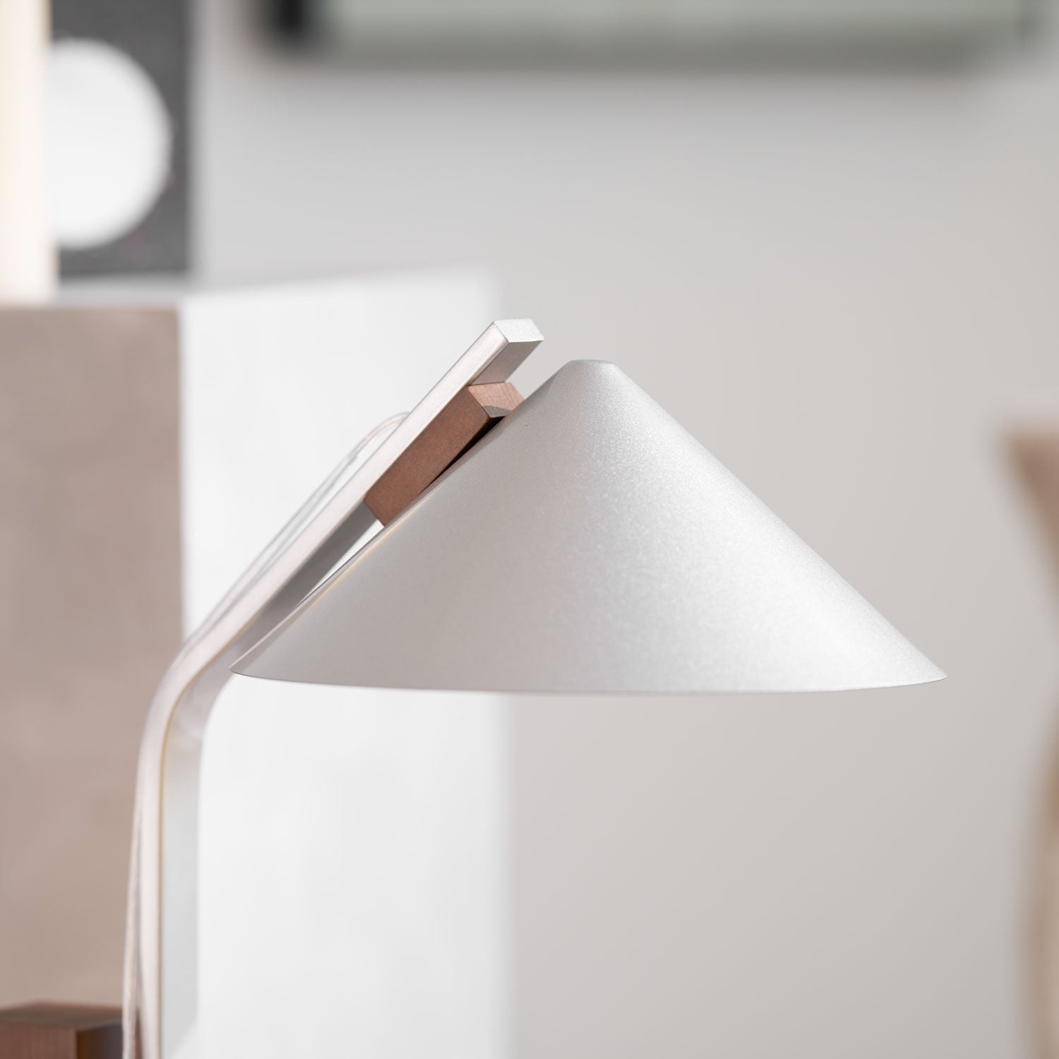 Ireld Modern Table Lamp-Neutral Decor