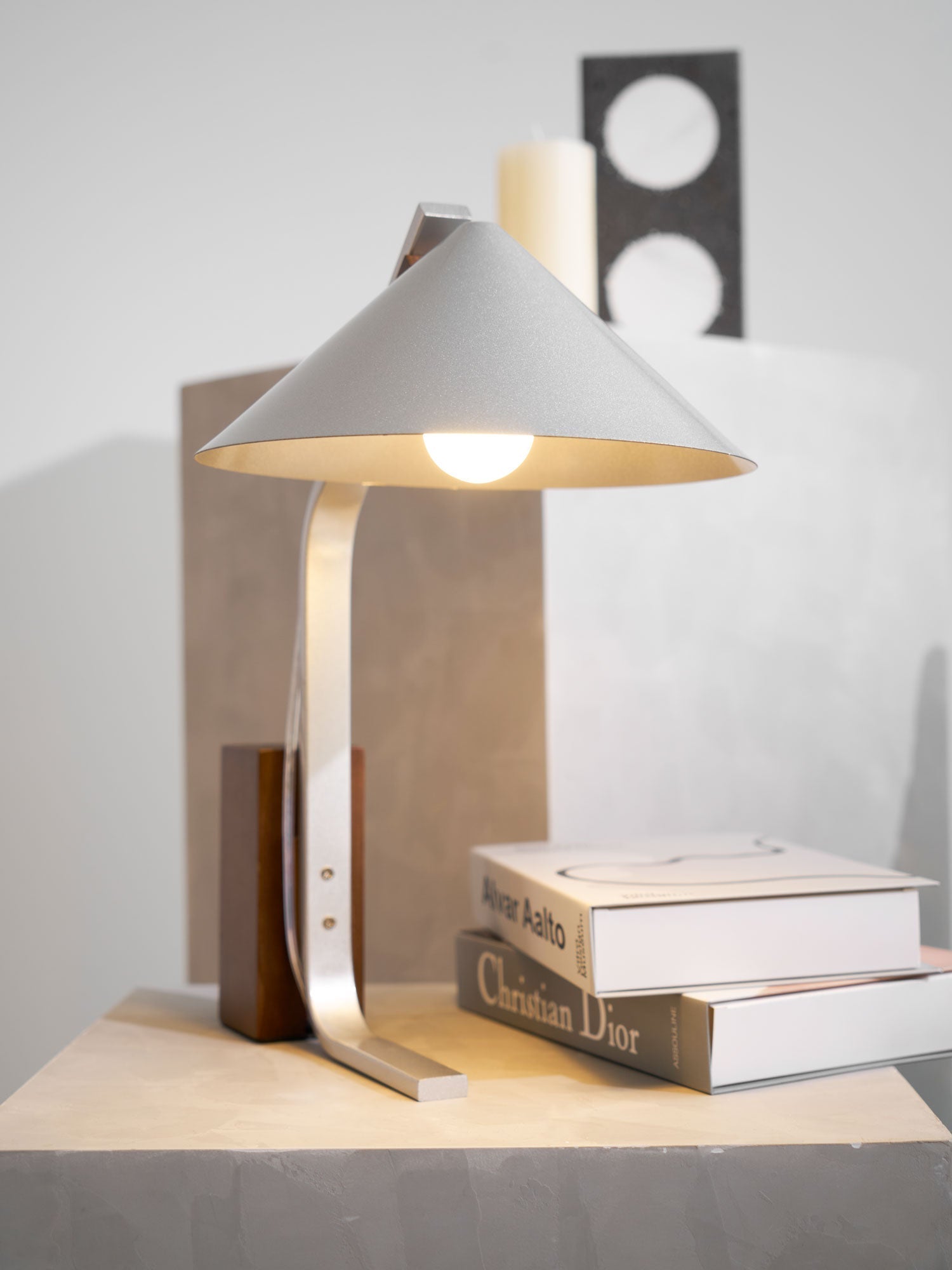 Ireld Modern Table Lamp-Neutral Decor