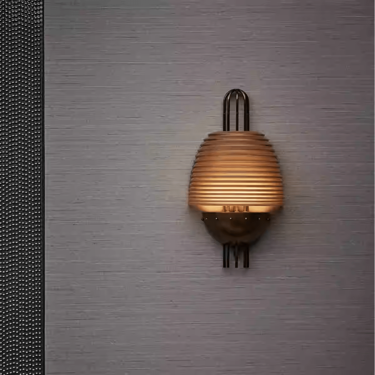Brys Industrial Ribbed Brass Wall Lamp-Neutral Decor
