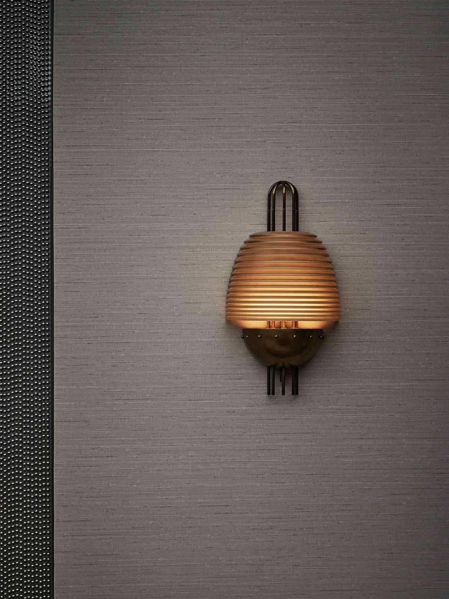 Brys Industrial Ribbed Brass Wall Lamp-Neutral Decor