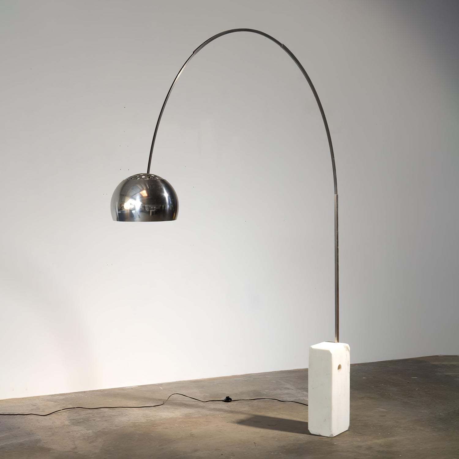 Alevra Steel Marble Floor Lamp-Neutral Decor