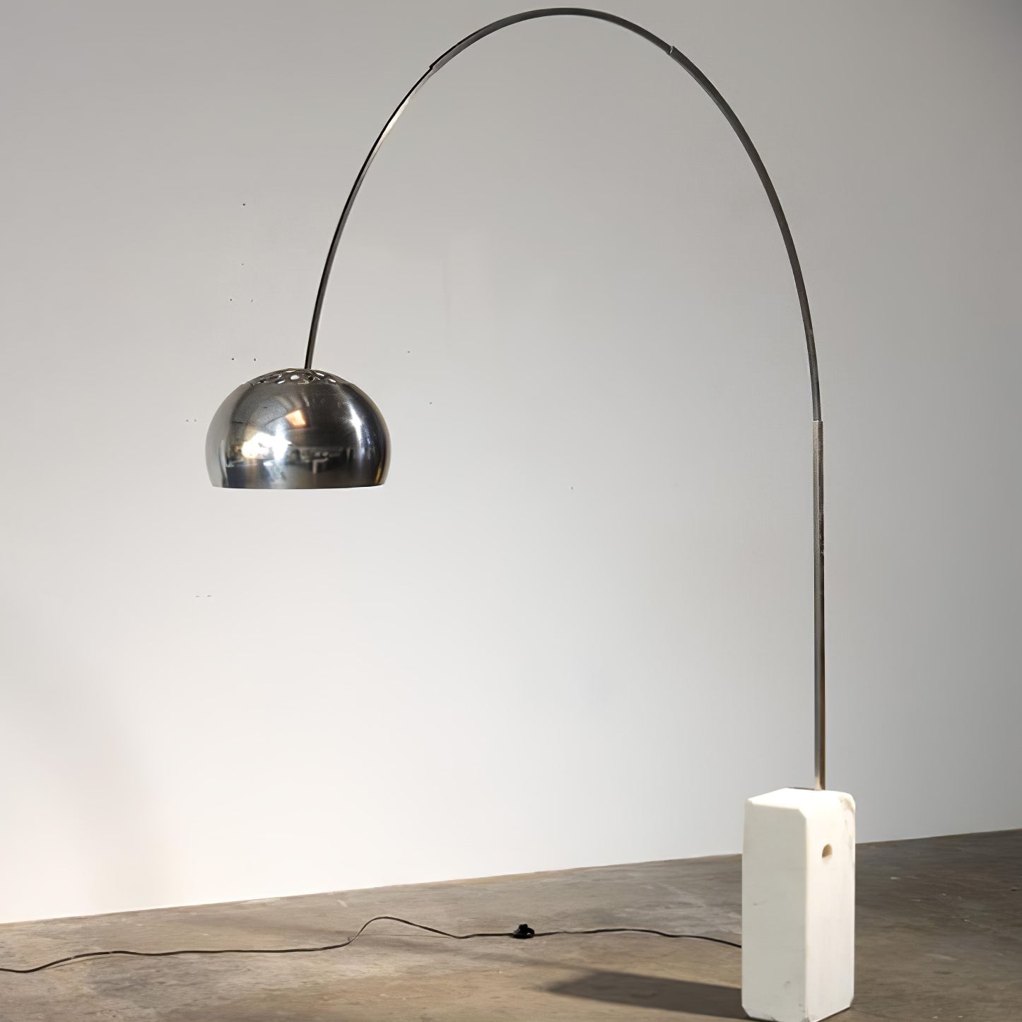 Alevra Steel Marble Floor Lamp-Neutral Decor