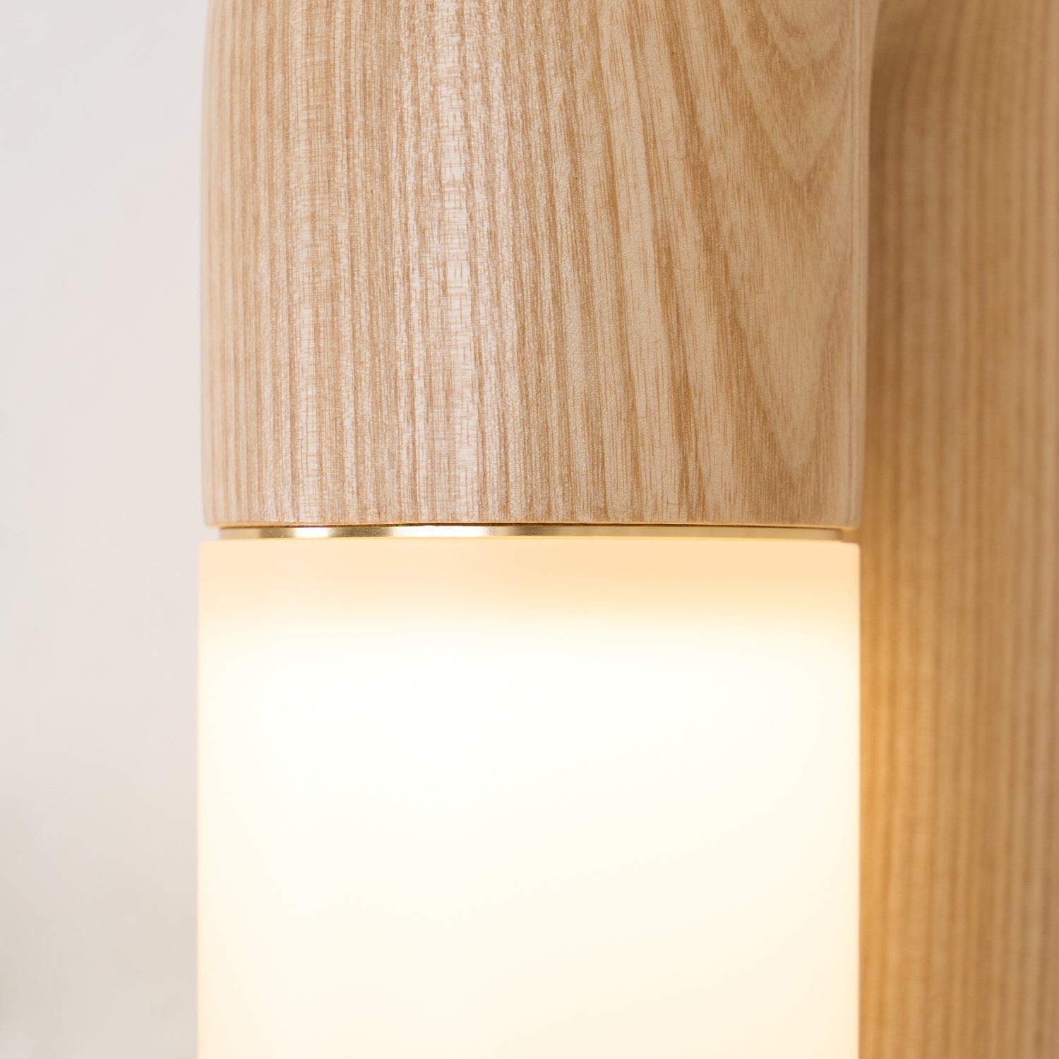 King Modern Minimalist Wood Wall Lamp-Neutral Decor