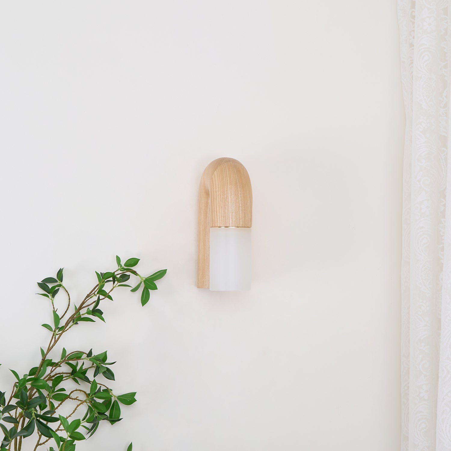 King Modern Minimalist Wood Wall Lamp-Neutral Decor