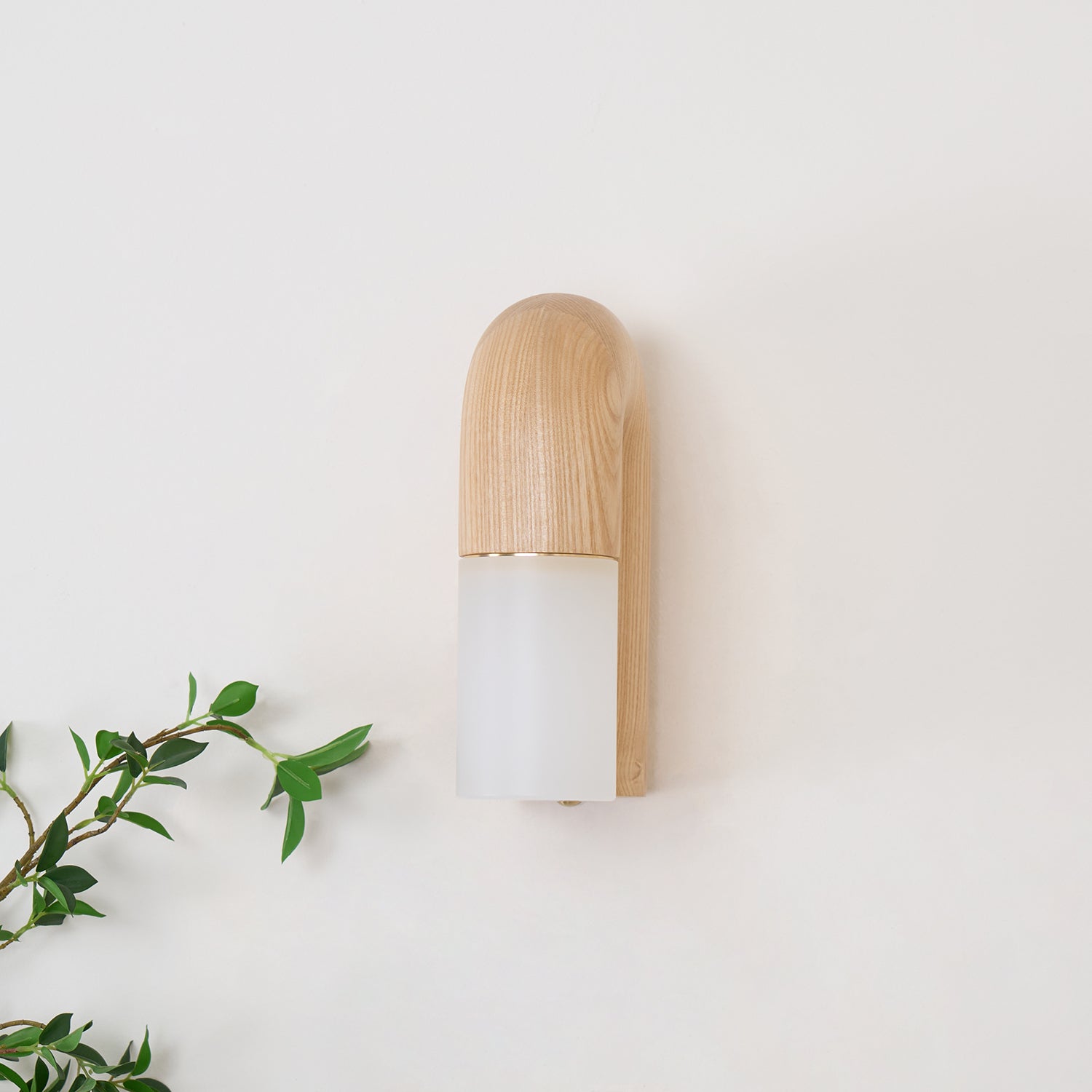 King Modern Minimalist Wood Wall Lamp-Neutral Decor