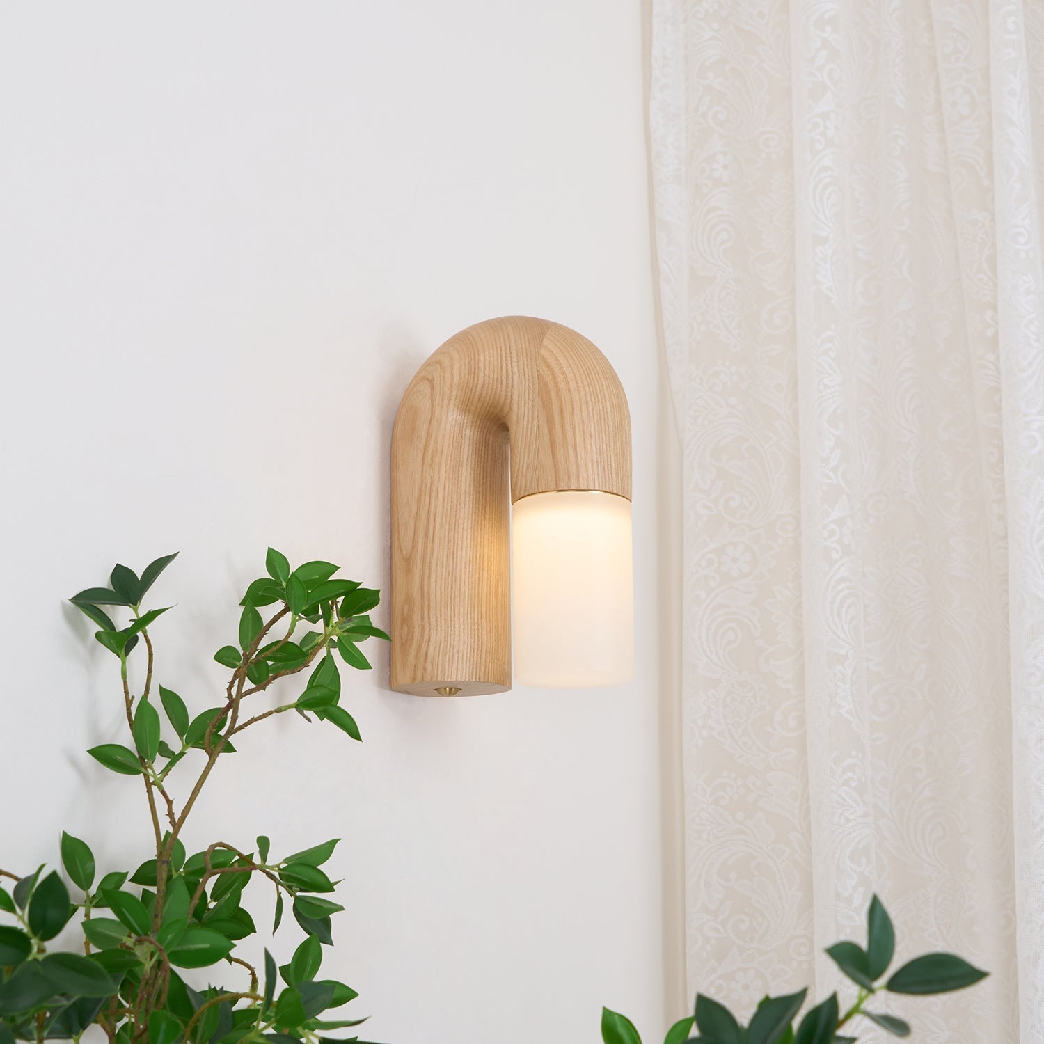 King Modern Minimalist Wood Wall Lamp-Neutral Decor