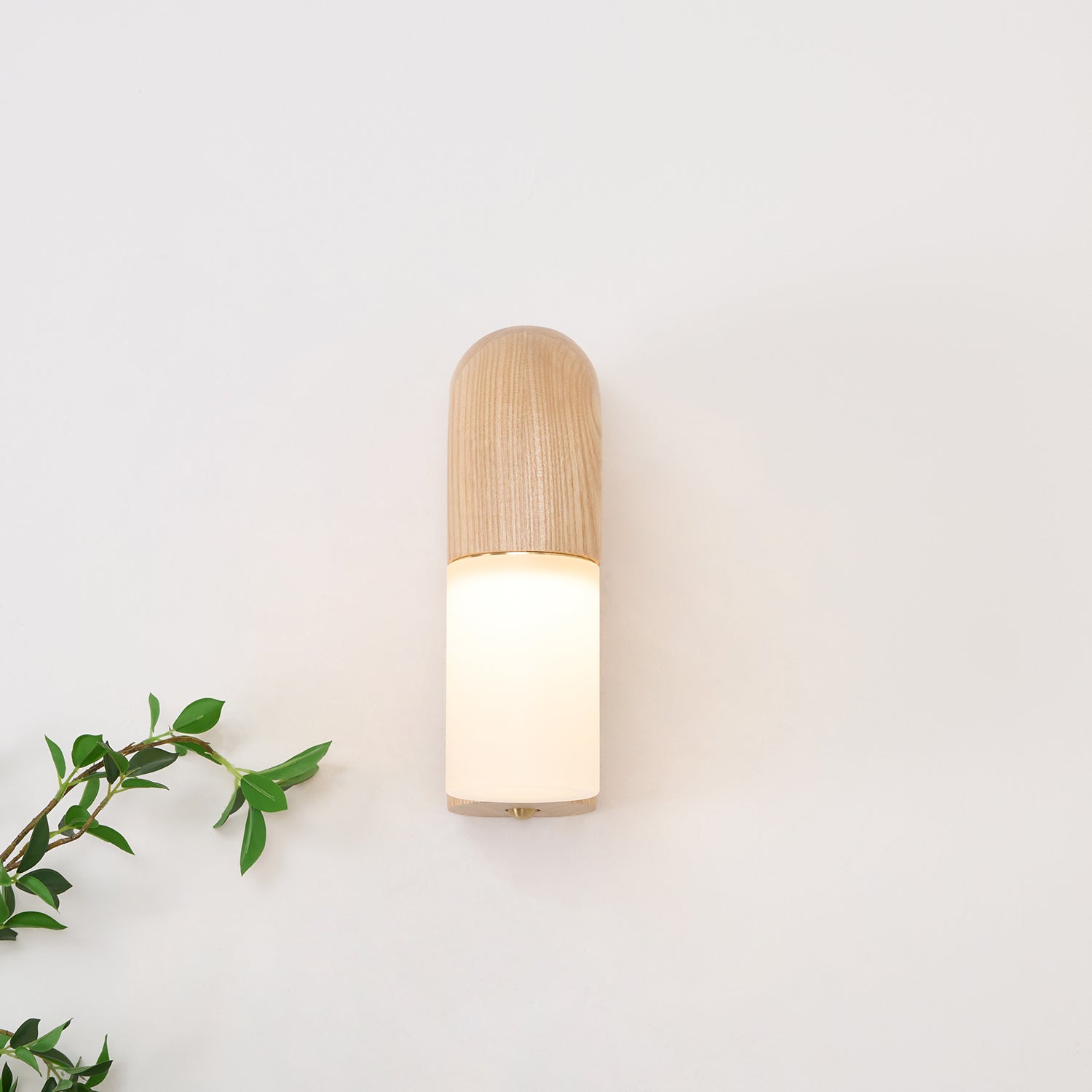 King Modern Minimalist Wood Wall Lamp-Neutral Decor